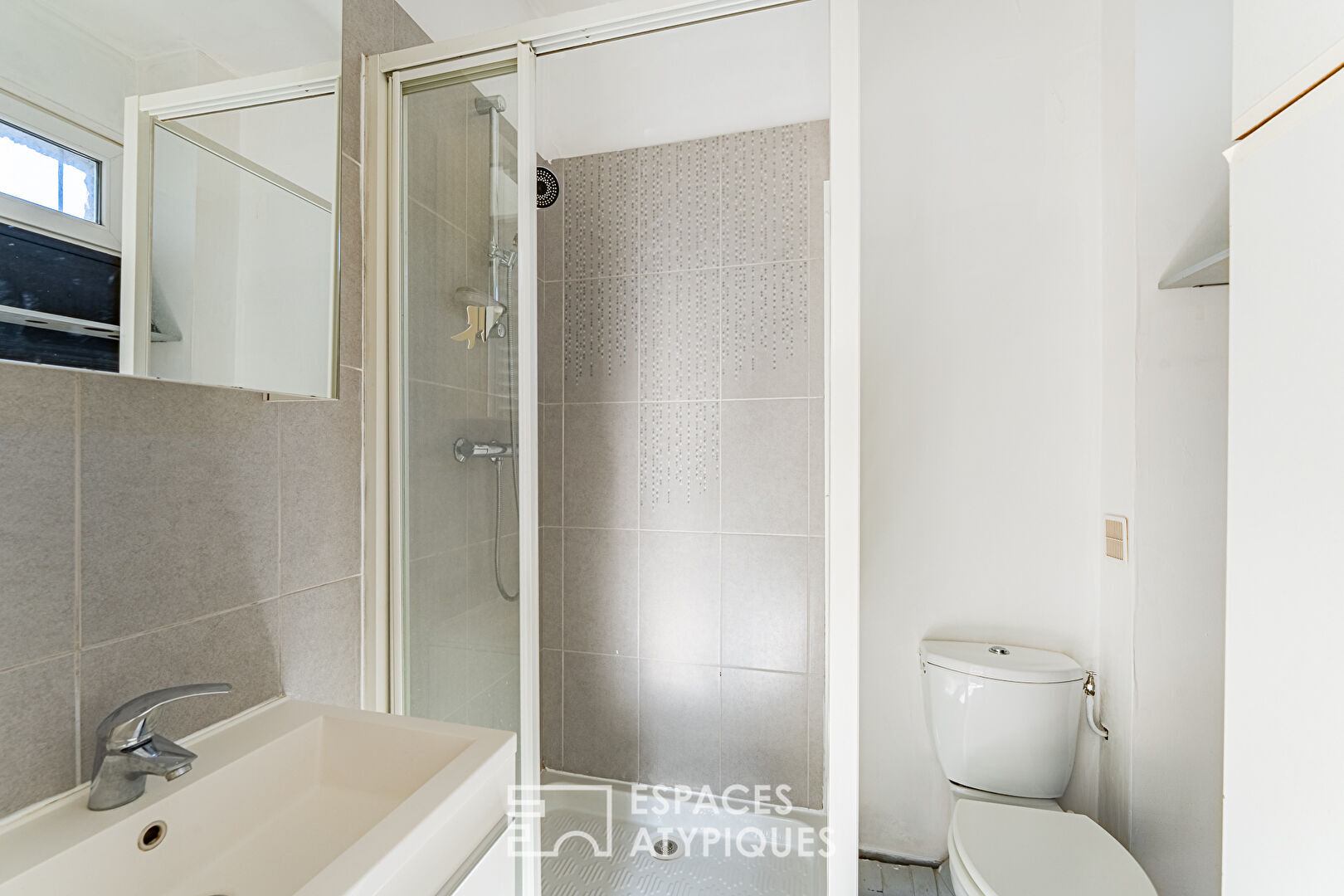 Appartement deux pièces avec terrasse commune proche Mairie d’Issy