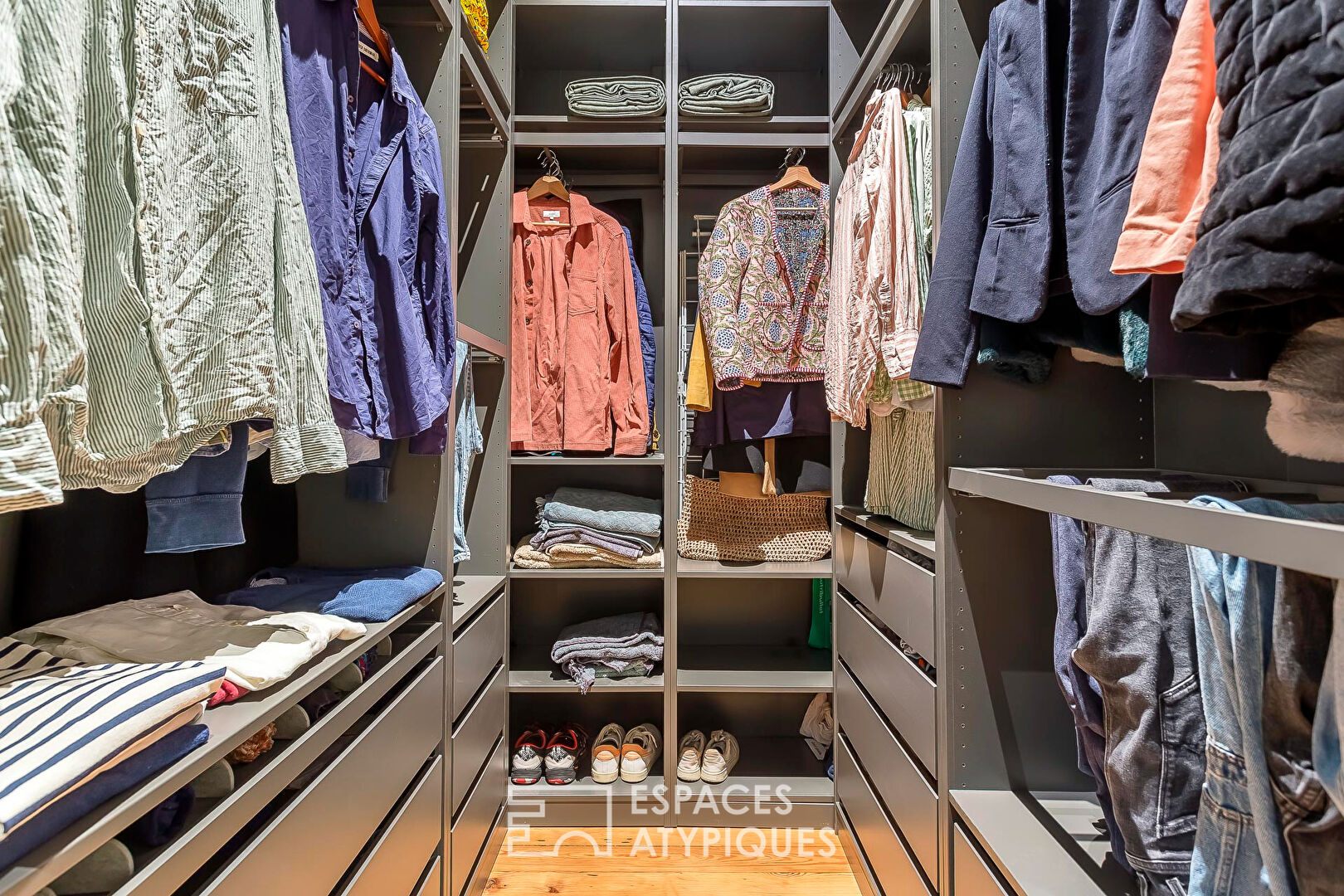 Magnifique bourgeois entièrement rénové à quelques pas de la Basilique Saint-Bonaventure