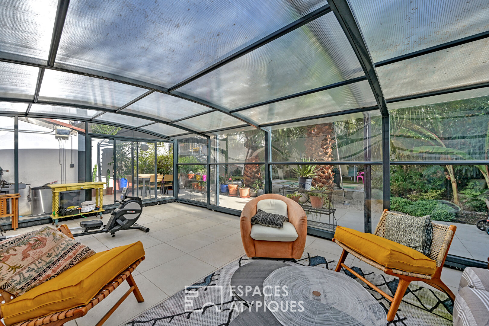 House with landscaped garden and swimming pool, a stone’s throw from the city center of Sète