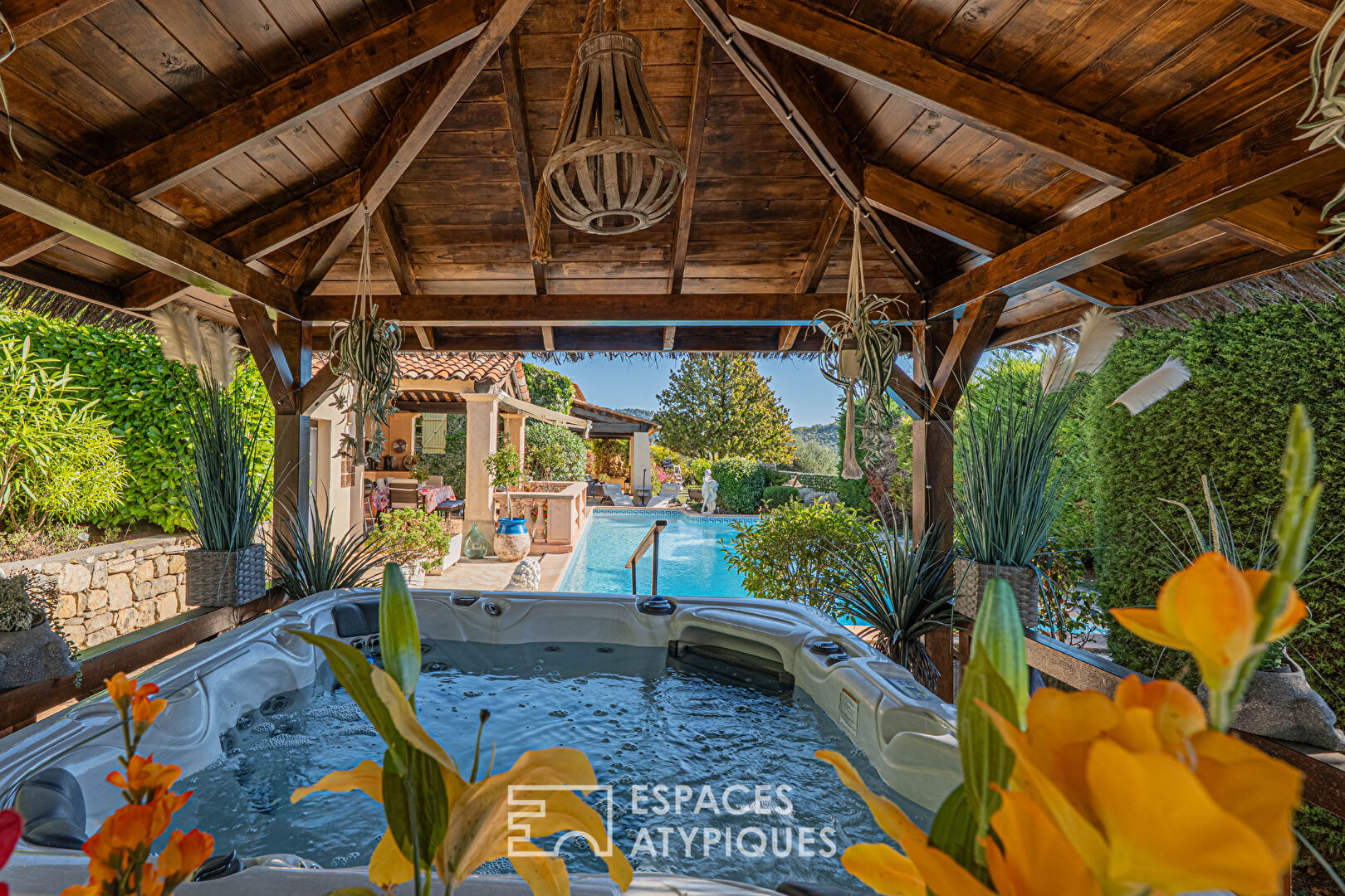 Charming house with independent apartment and swimming pool