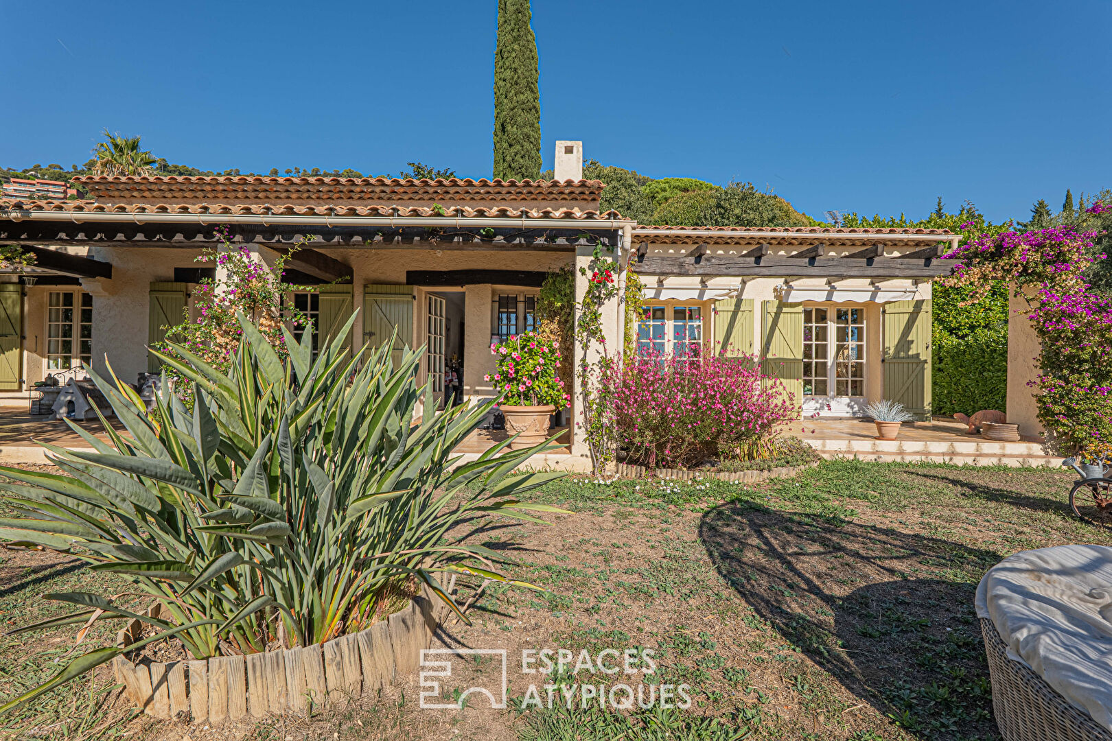 Charming house with independent apartment and swimming pool