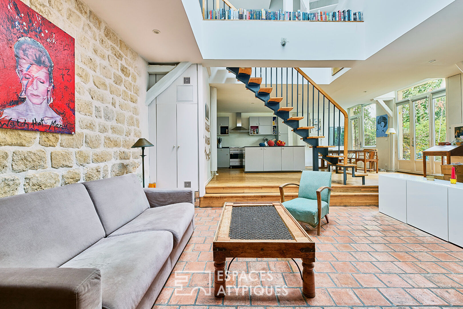 Triplex avec terrasse sur une cour végétalisée