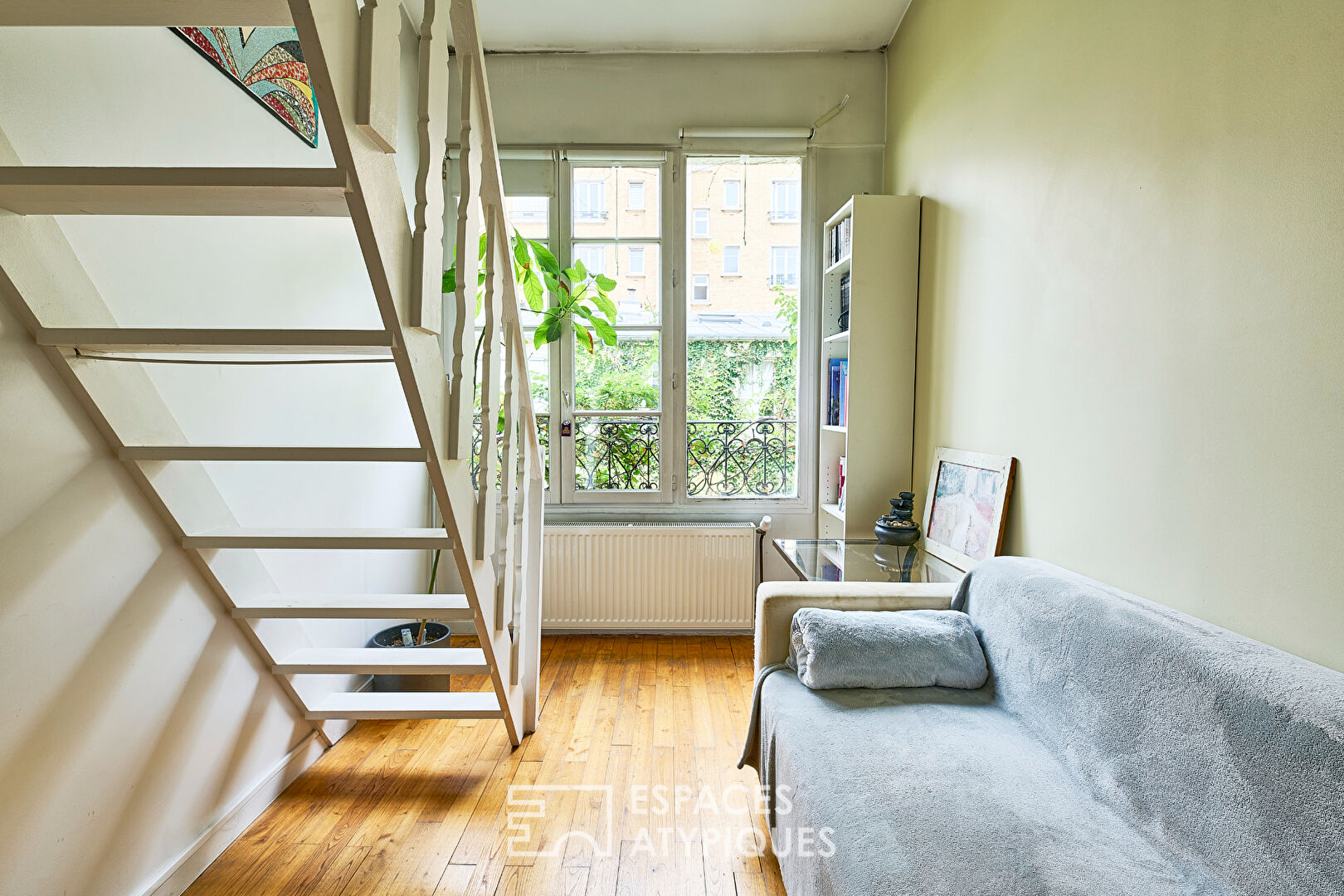 Triplex avec terrasse sur une cour végétalisée