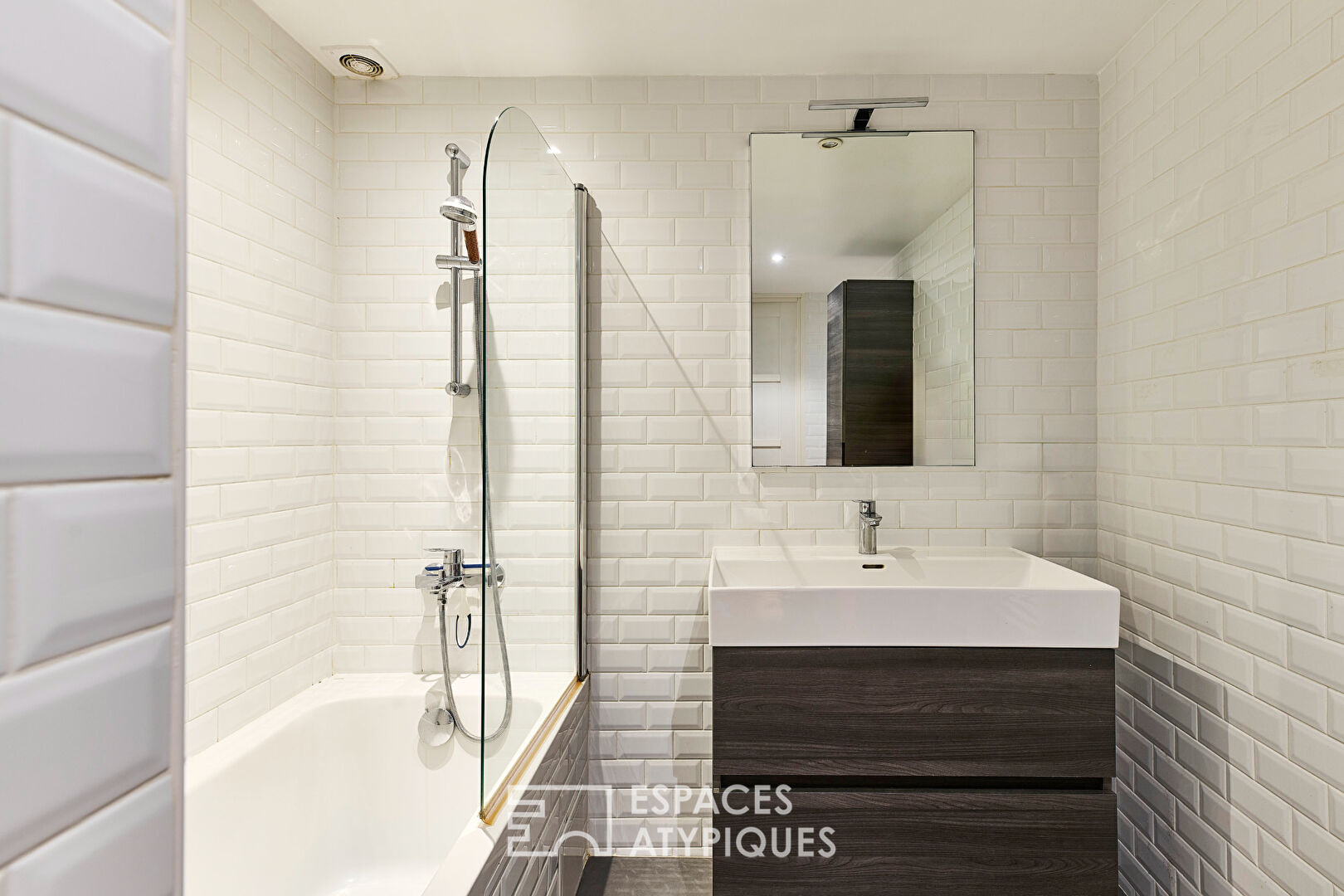 Triplex avec terrasse sur une cour végétalisée