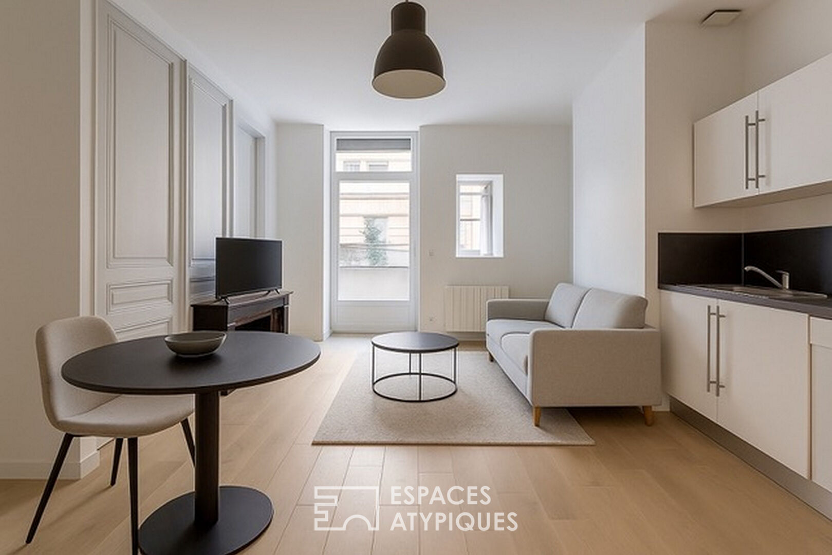 Appartement rénové avec terrasse proche du parc