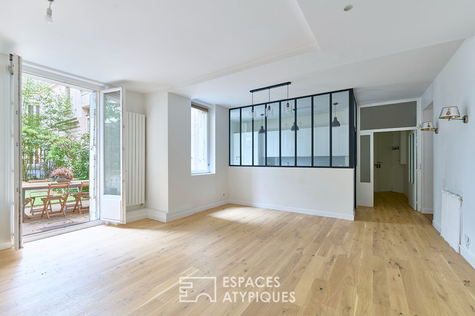 Rez-de-jardin rénové avec terrasse – Trocadéro