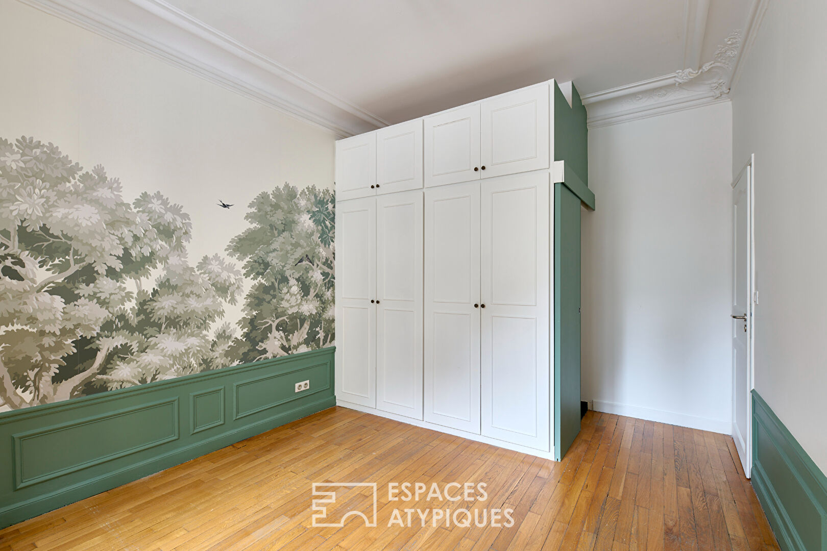 Rez-de-jardin rénové avec terrasse – Trocadéro