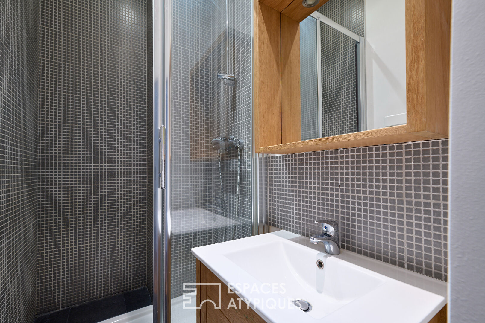 Rez-de-jardin rénové avec terrasse – Trocadéro