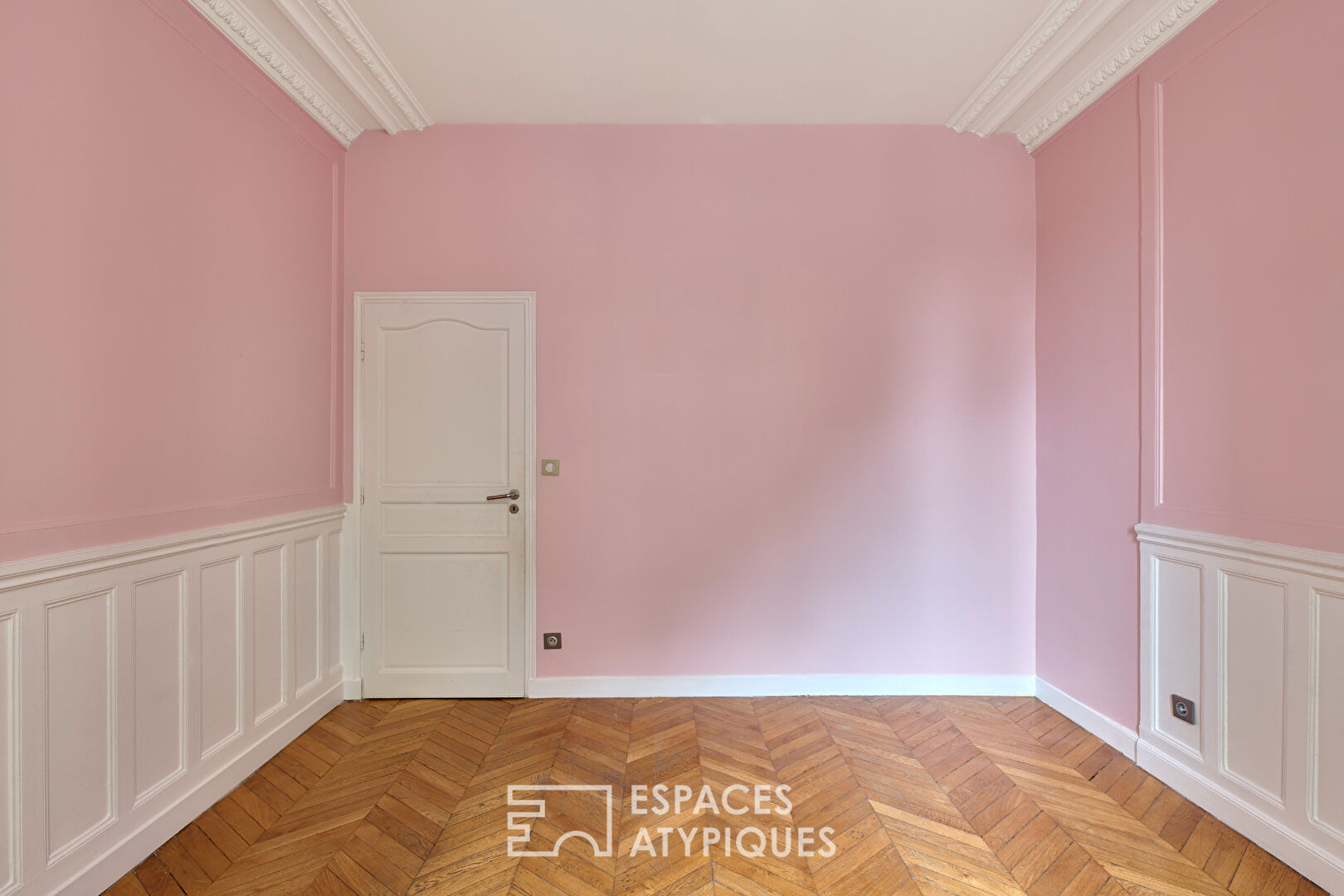 Rez-de-jardin rénové avec terrasse – Trocadéro