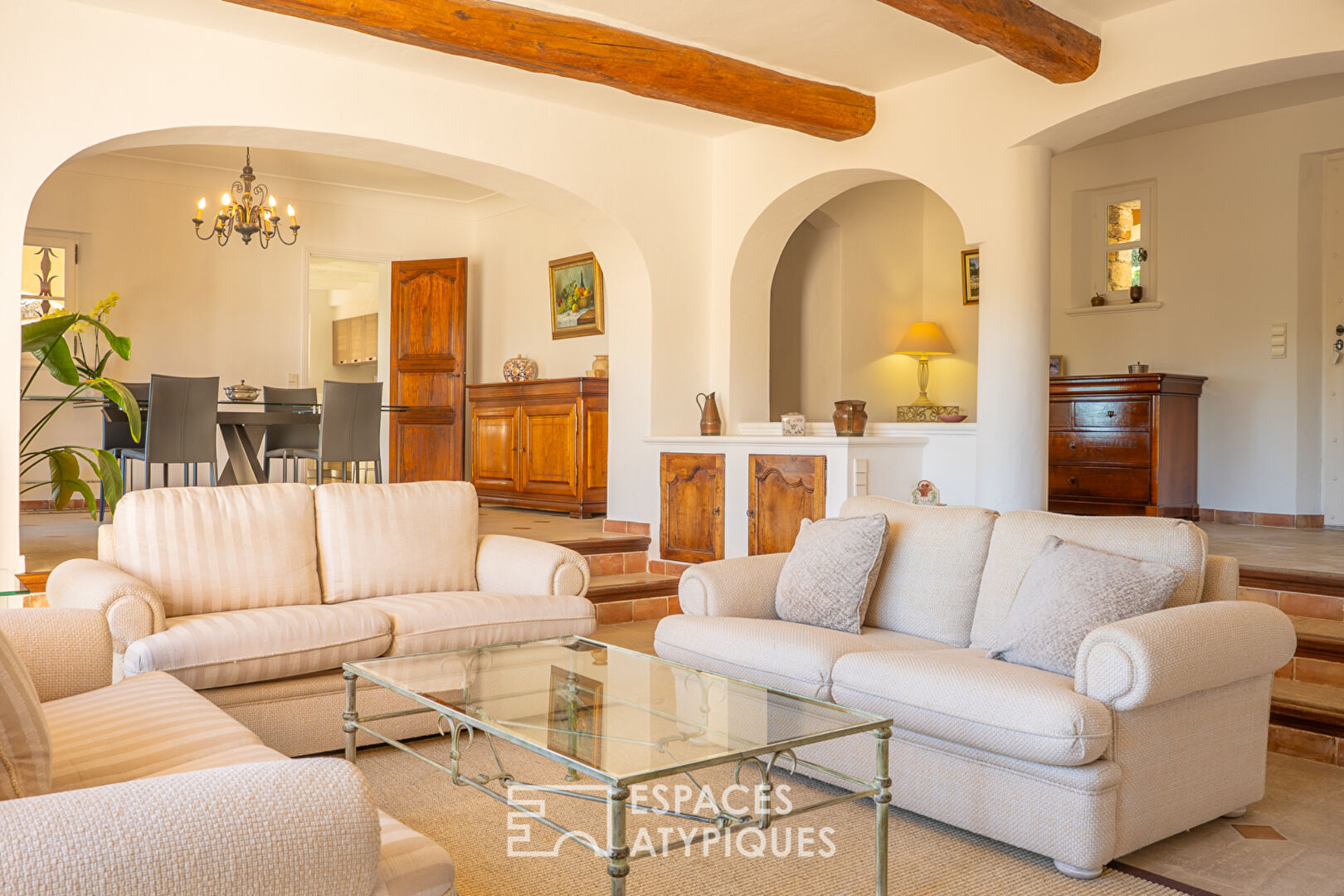 Mas Bourgeois en Position Dominante