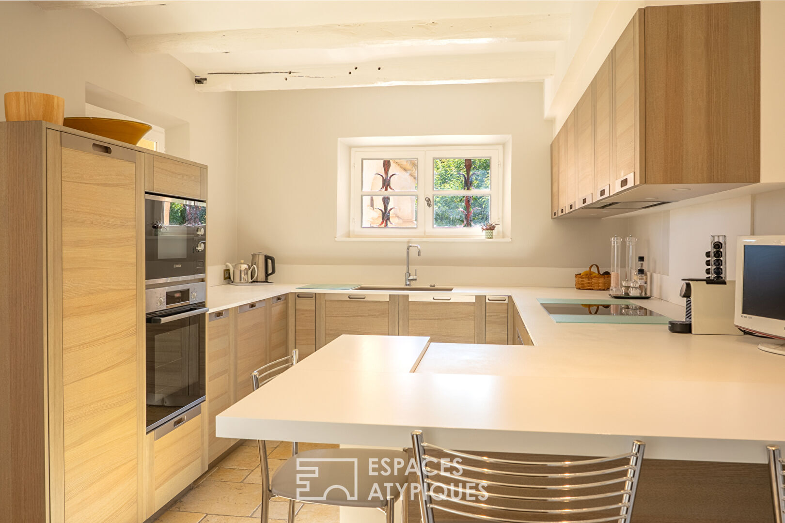 Mas Bourgeois en Position Dominante