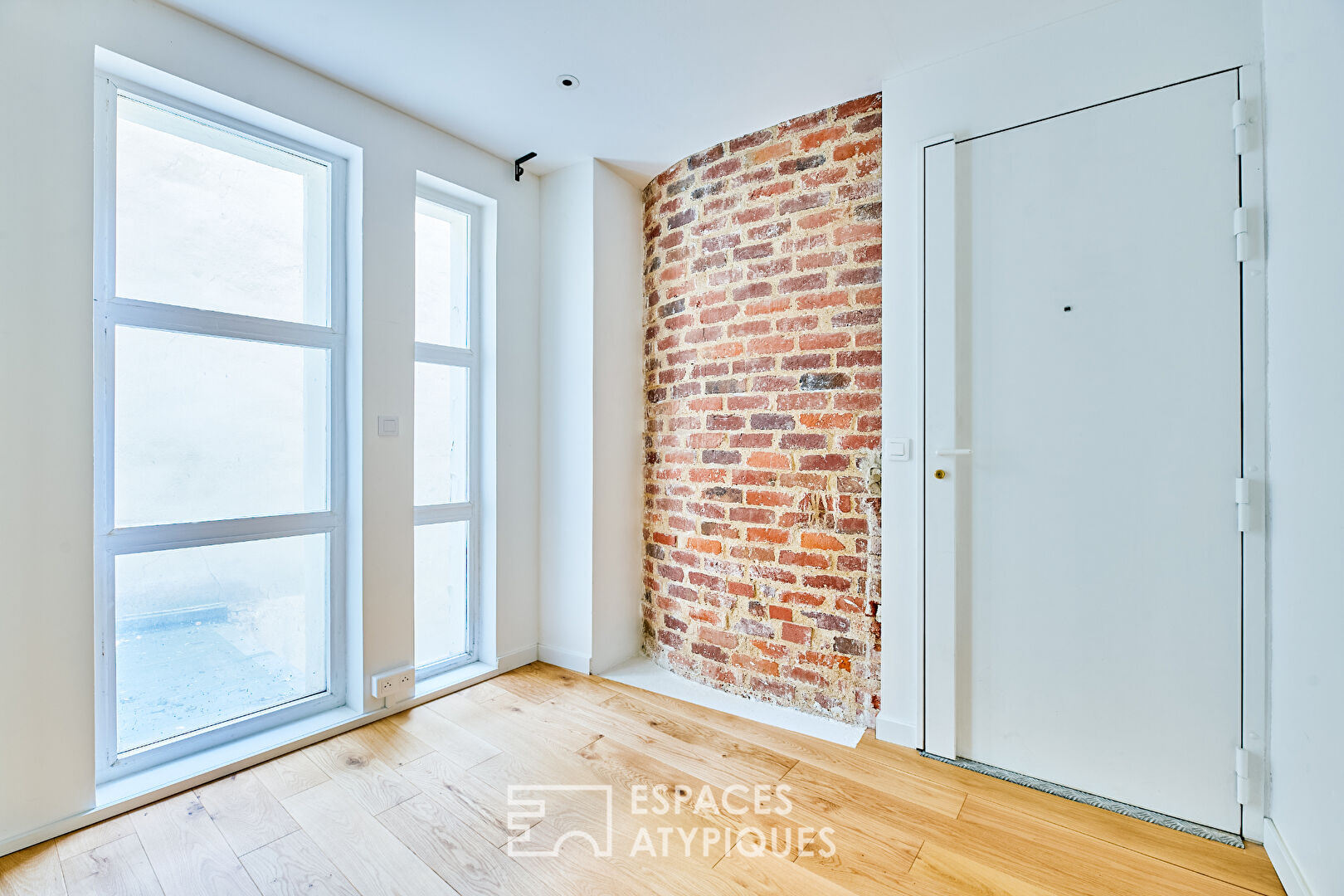 Former photo studio transformed into a triplex in Marcadet – Poissonniers