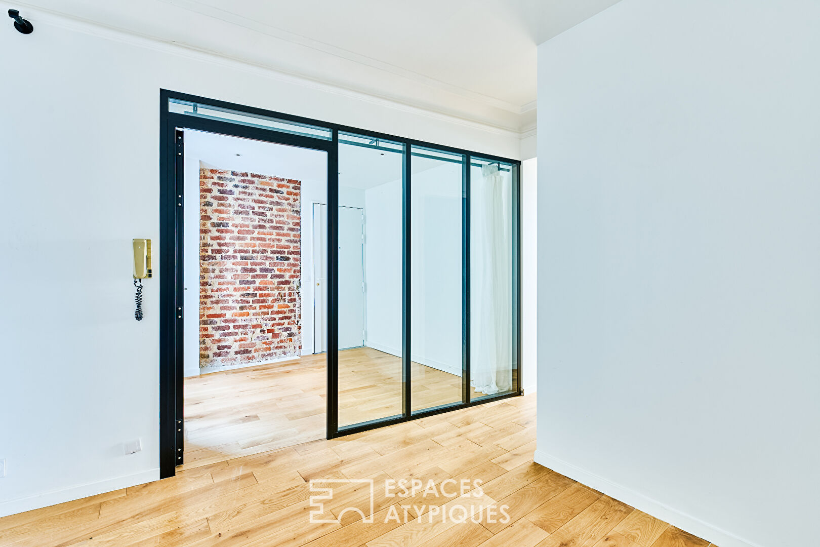 Former photo studio transformed into a triplex in Marcadet – Poissonniers