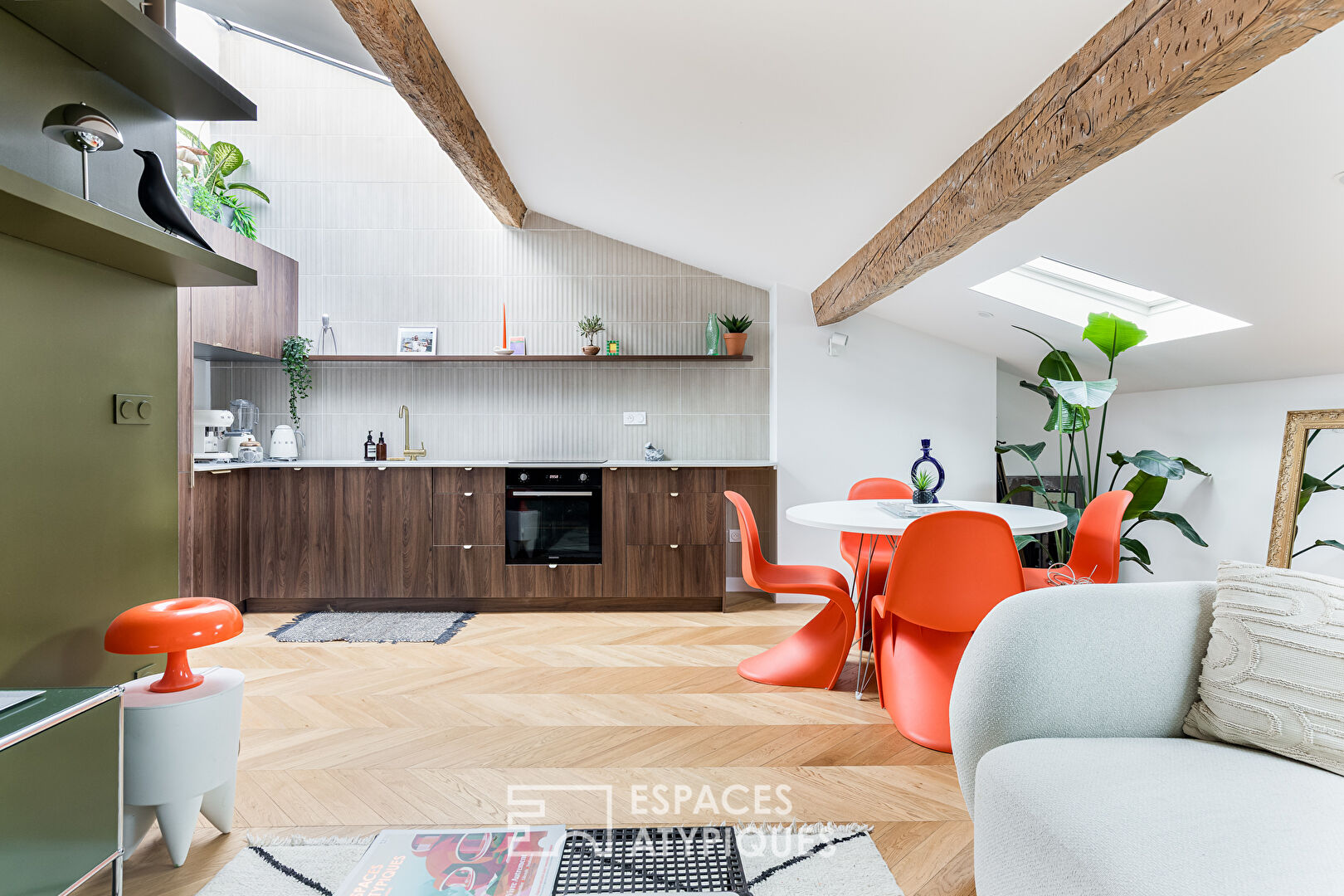 Appartement rénové en dernier étage aux Chalets