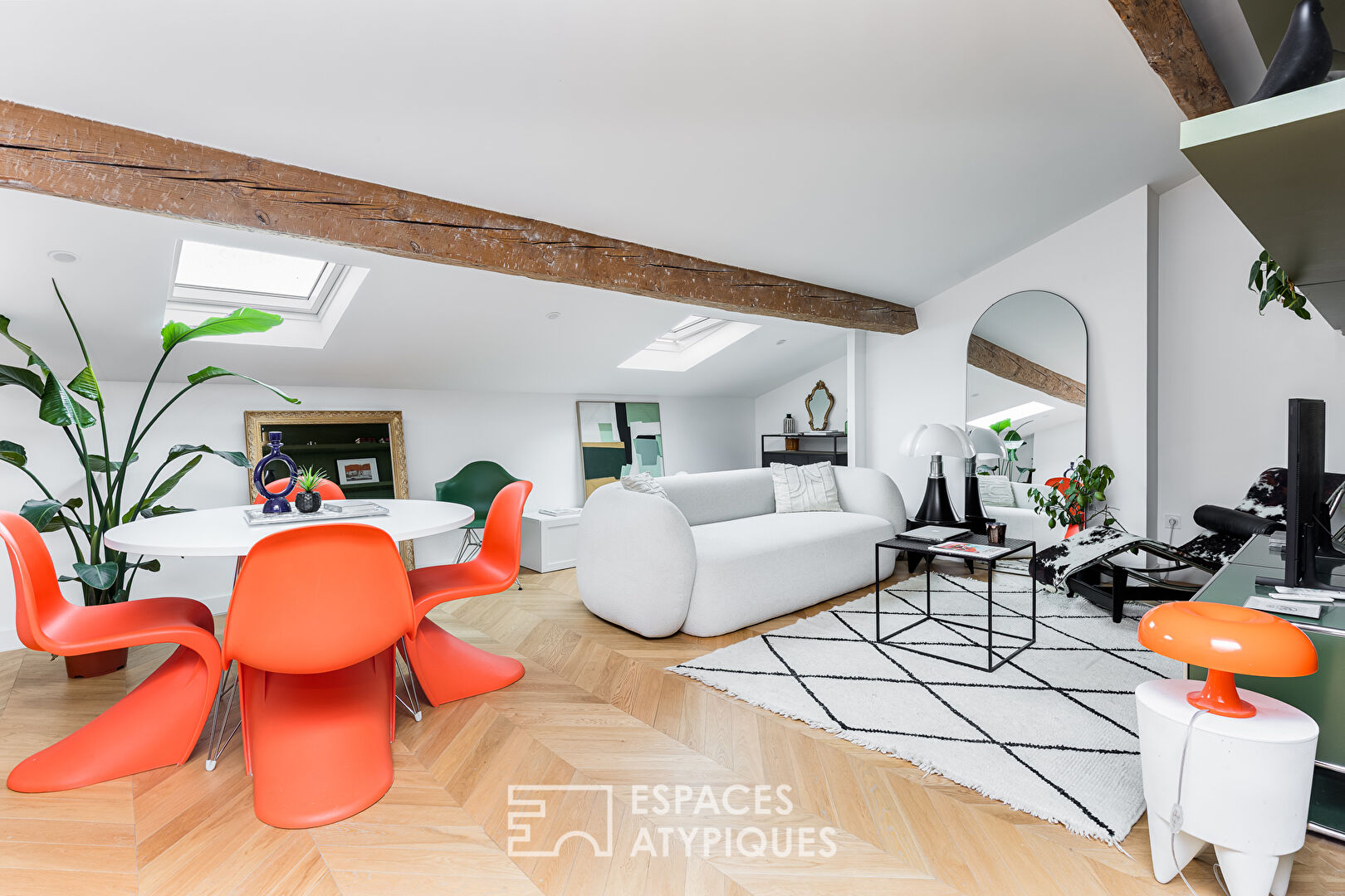 Appartement rénové en dernier étage aux Chalets