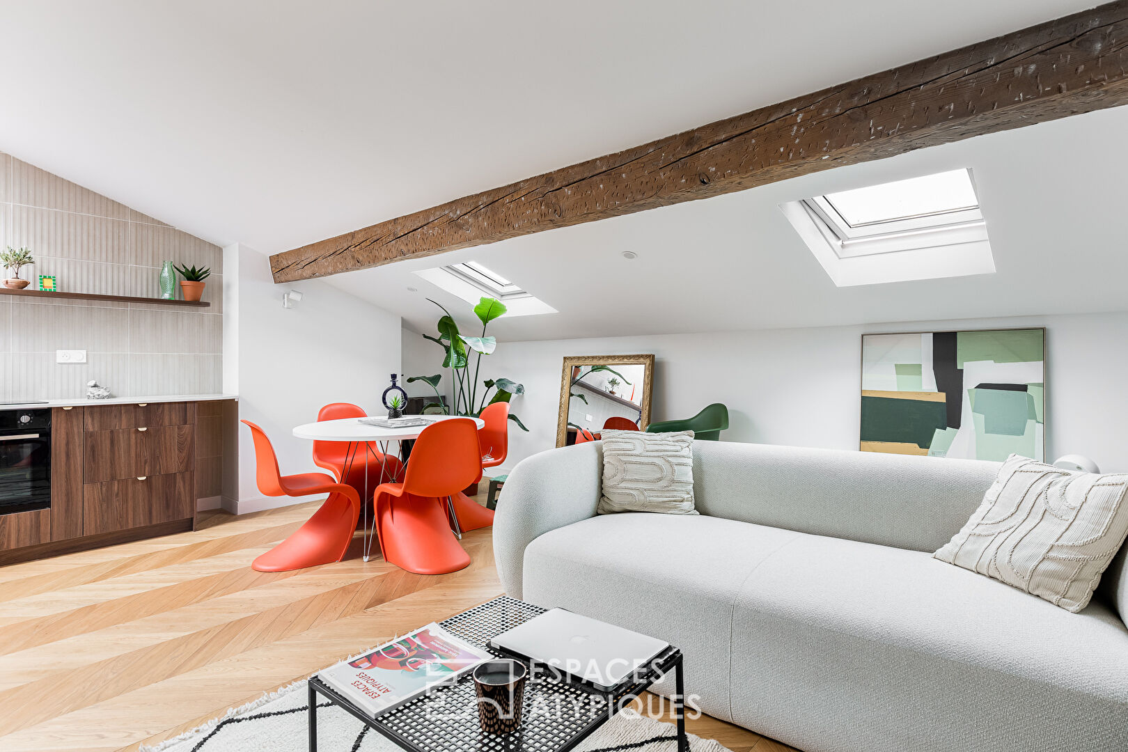 Appartement rénové en dernier étage aux Chalets