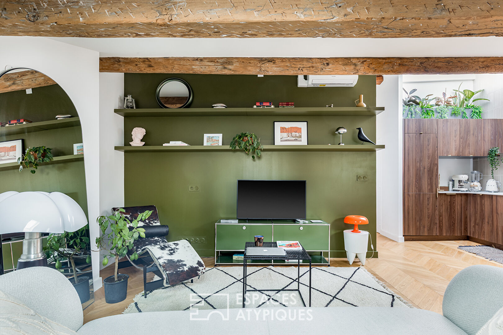 Appartement rénové en dernier étage aux Chalets