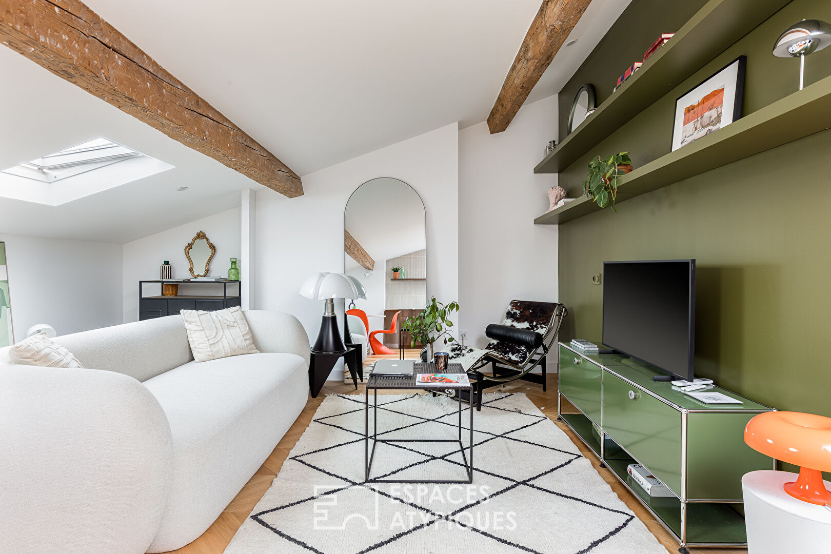 Appartement rénové en dernier étage aux Chalets