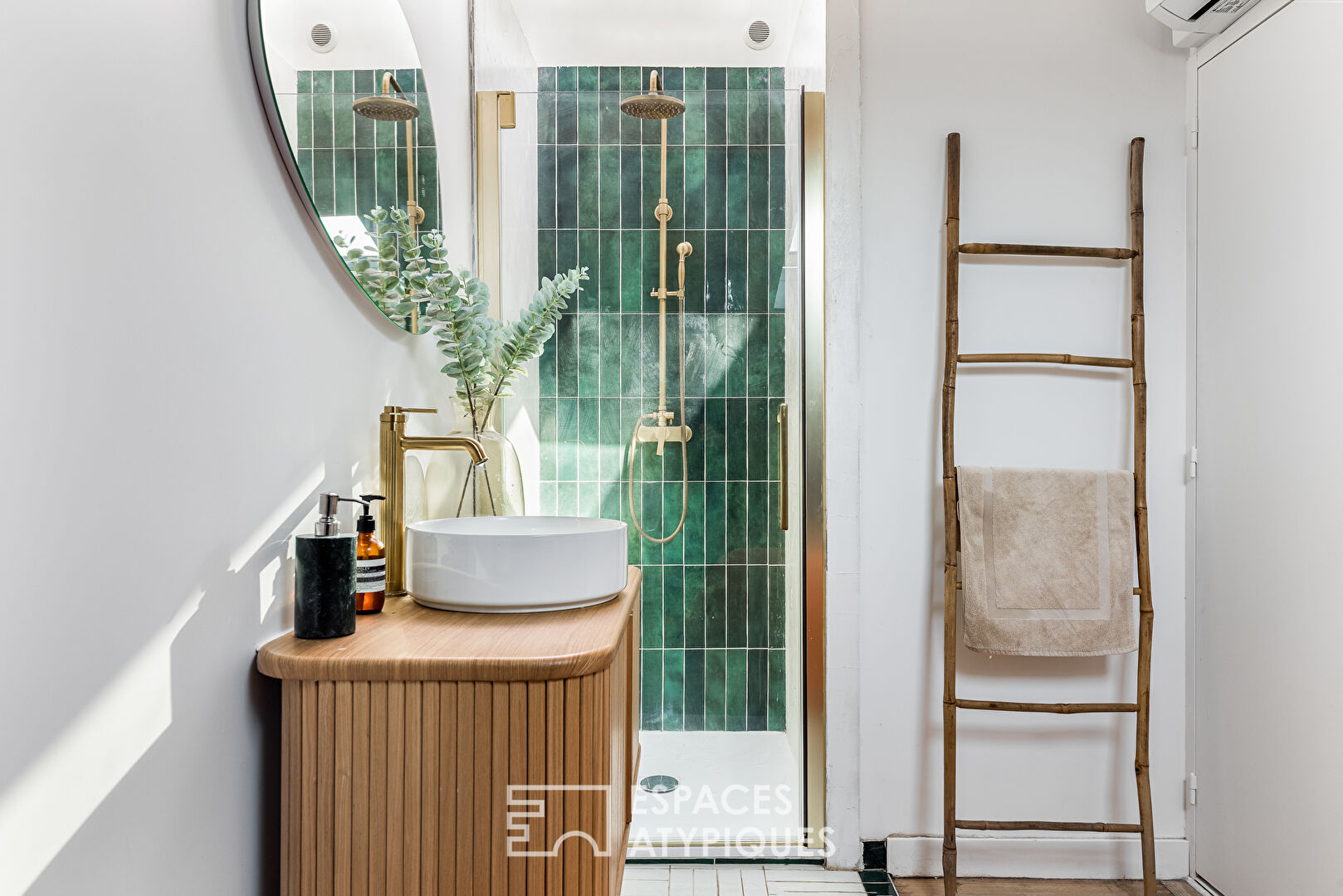 Appartement rénové en dernier étage aux Chalets