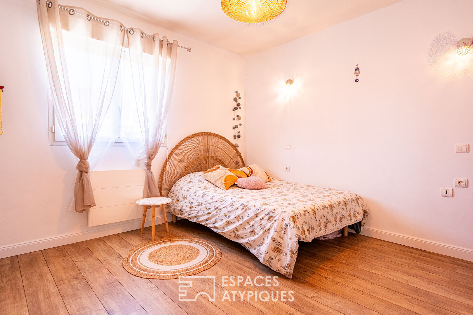 Plain-pied lumineux avec jardin paisible