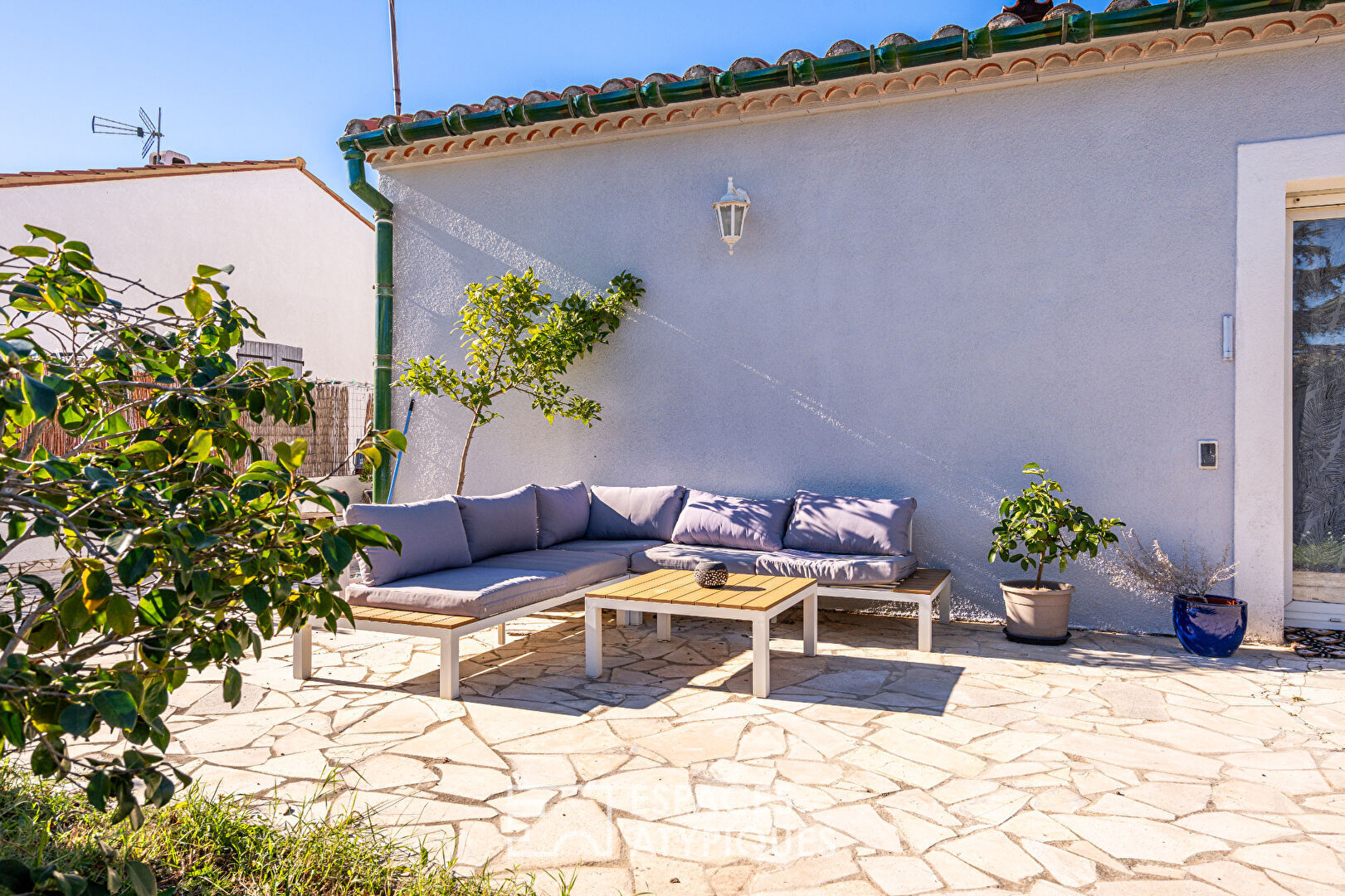 Plain-pied lumineux avec jardin paisible