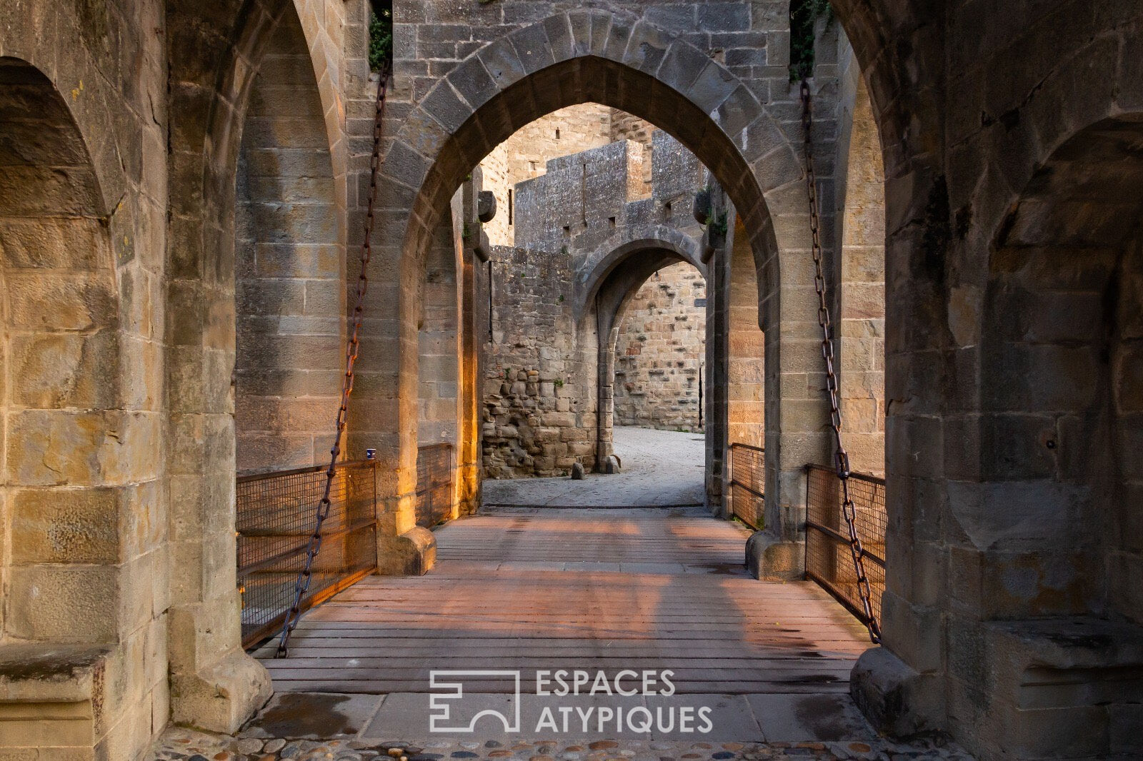 Maison atypique avec vue sur le Château Comtal – Cité de Carcassonne