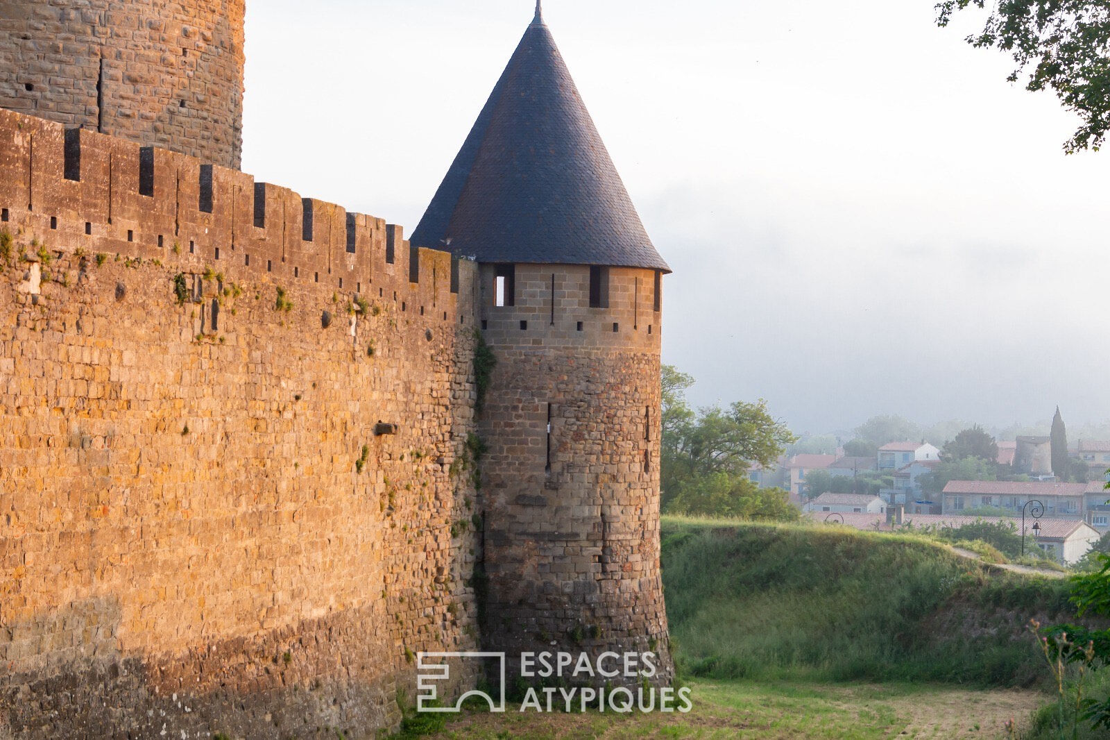 Maison atypique avec vue sur le Château Comtal – Cité de Carcassonne