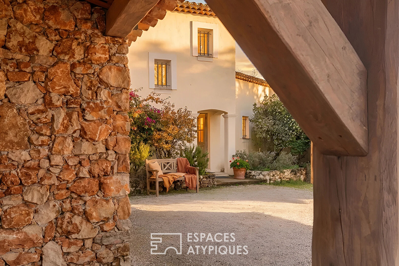 Propriété de charme au coeur d&rsquo;un domaine forestier