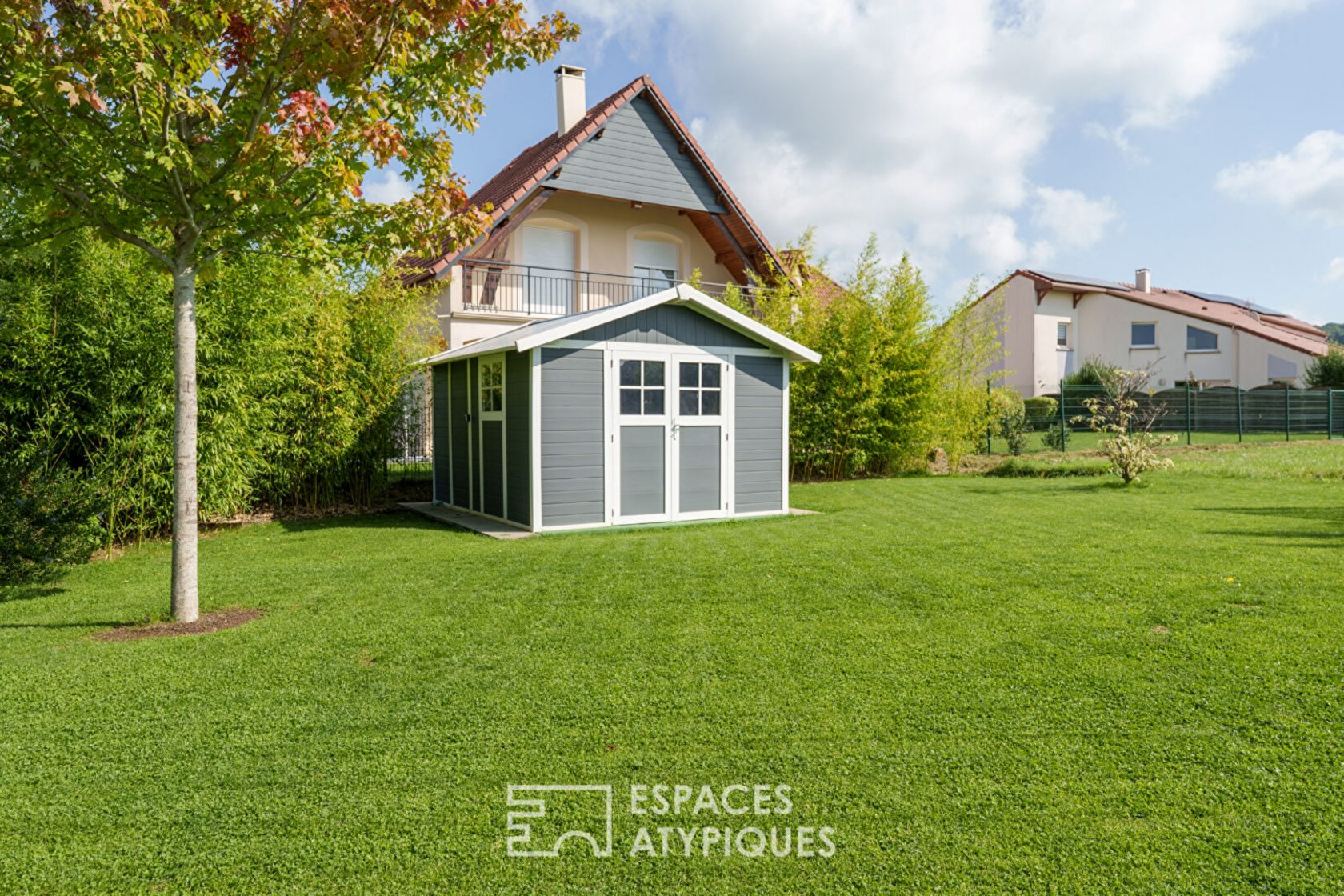 Contemporary house in a green setting