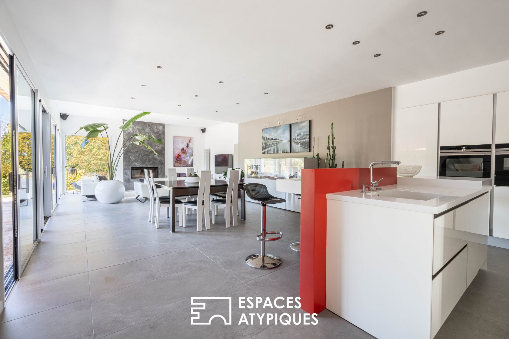 Élégante contemporaine près du lac de Beaulieu