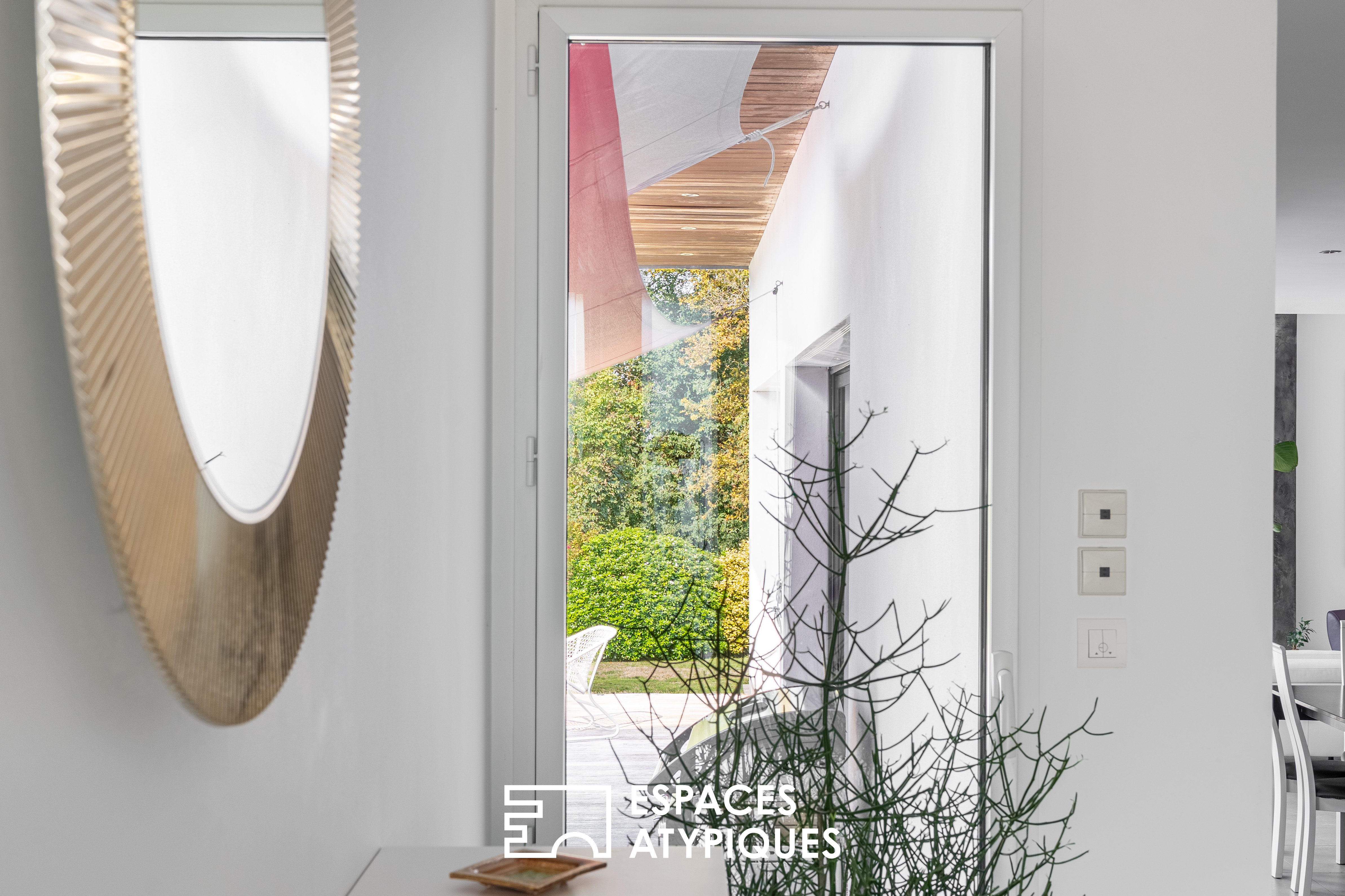 Élégante contemporaine près du lac de Beaulieu