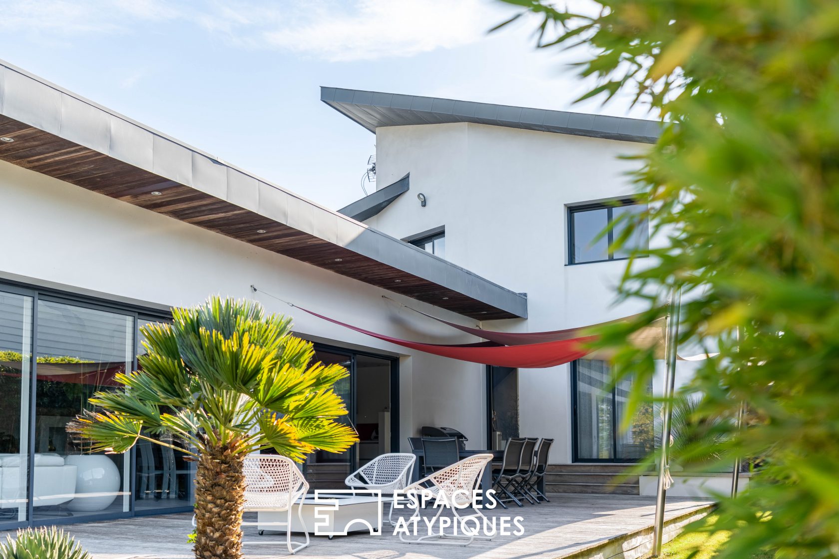 Élégante contemporaine près du lac de Beaulieu