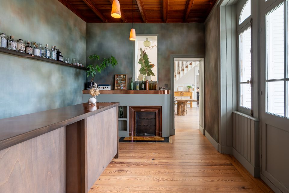 Demeure Art nouveau en baie de Morlaix, fumoir rénové