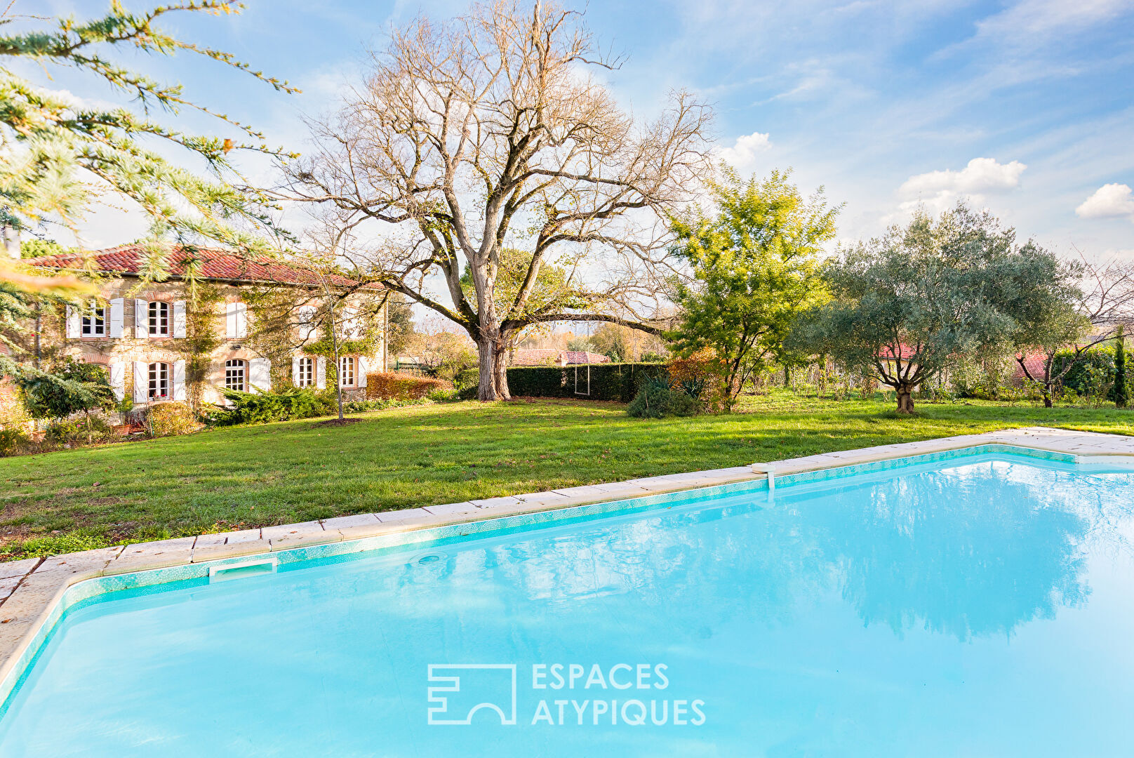 Maison de maître et son écrin de 7000 m² avec piscine