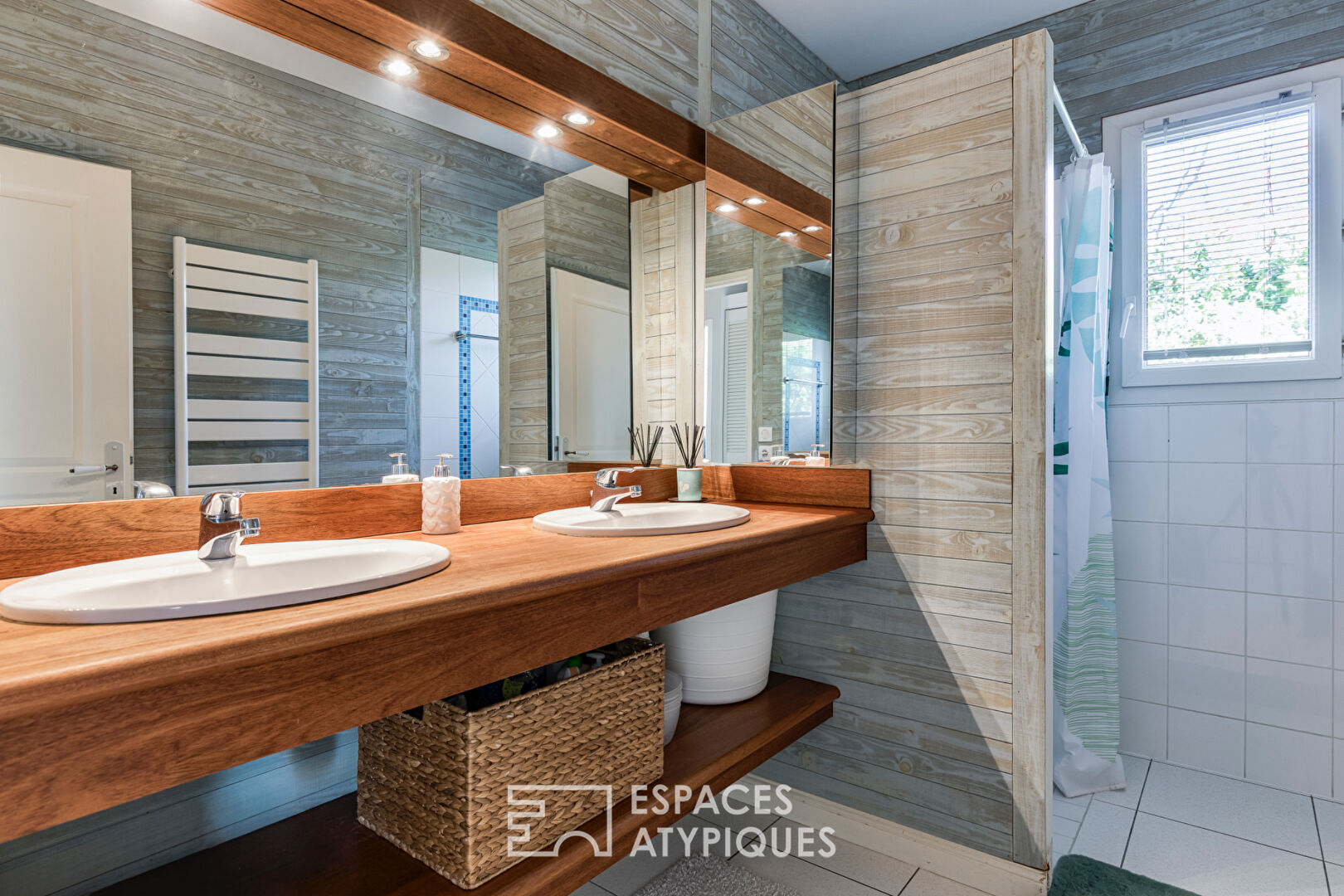 Maison familiale avec piscine et vue dégagée à Sainte-Foy-D&rsquo;aigrefeuille