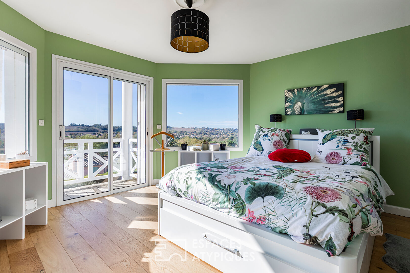 Maison familiale avec piscine et vue dégagée à Sainte-Foy-D&rsquo;aigrefeuille