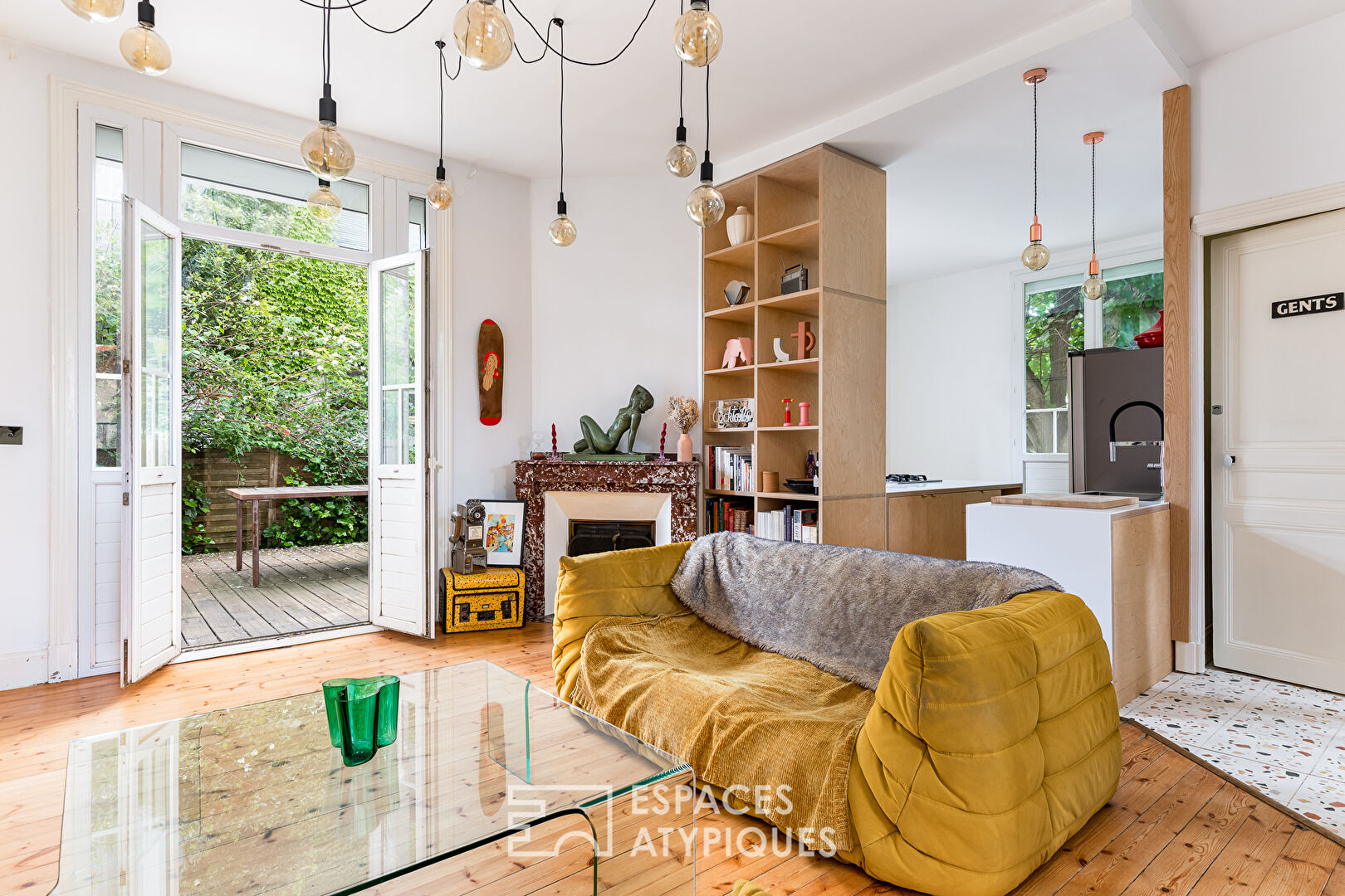 Maison et son jardin au coeur de Guilhemery