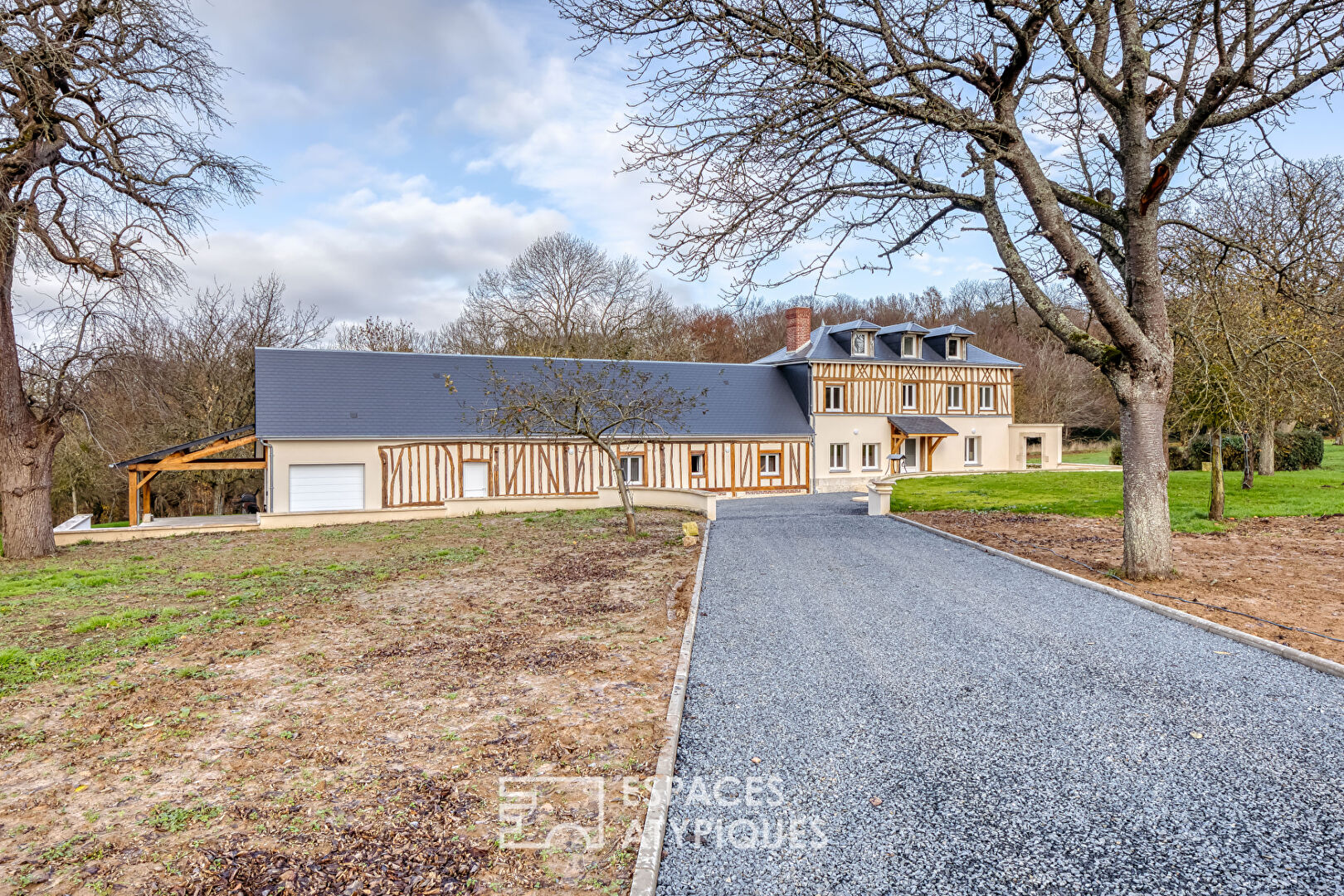 Renovated Norman house in a 2 hectare park