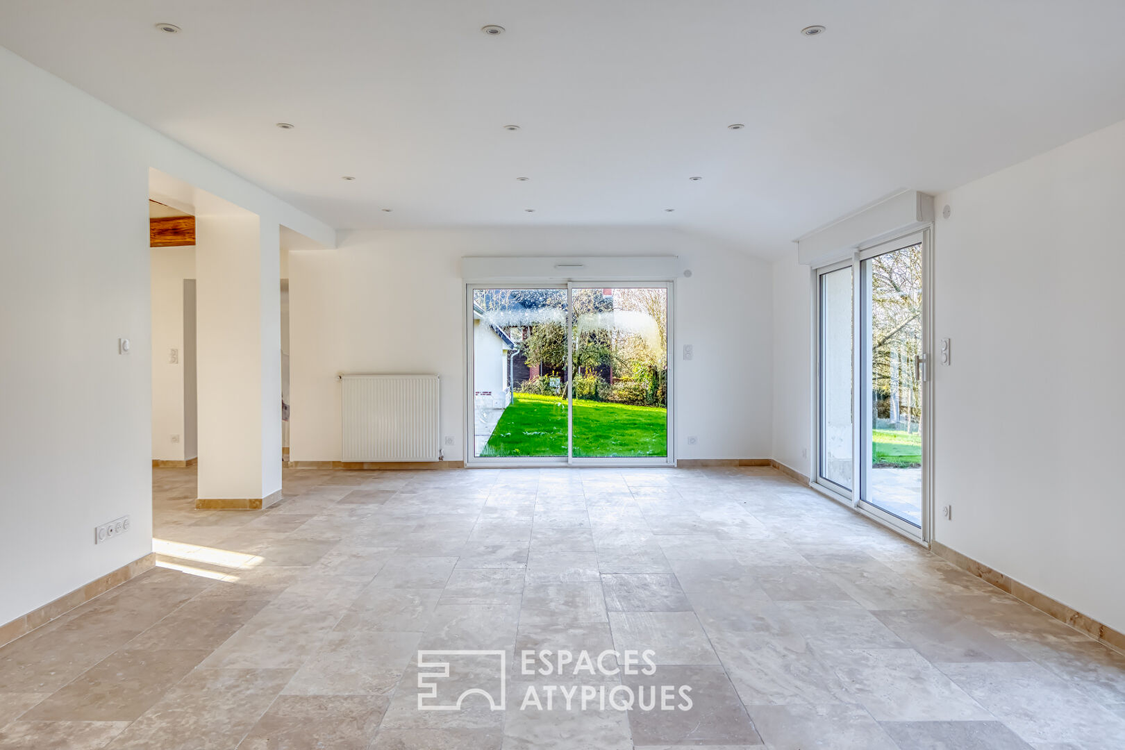 Renovated Norman house in a 2 hectare park