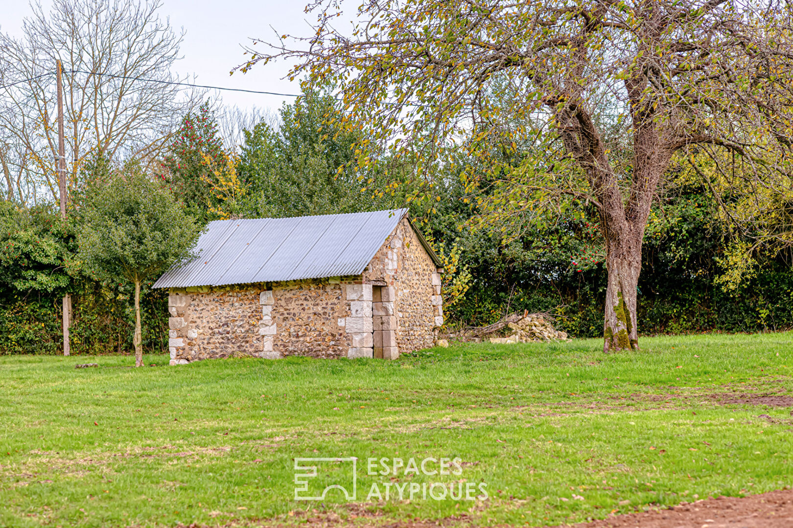Renovated Norman house in a 2 hectare park