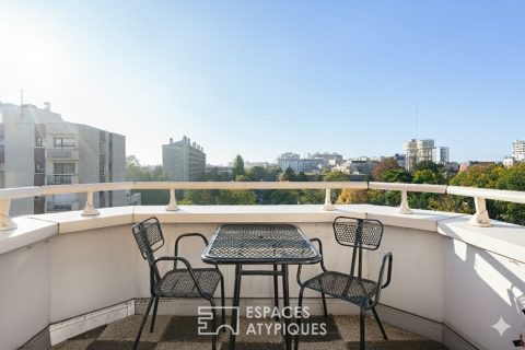 Dernier étage avec balcons et vue dégagée