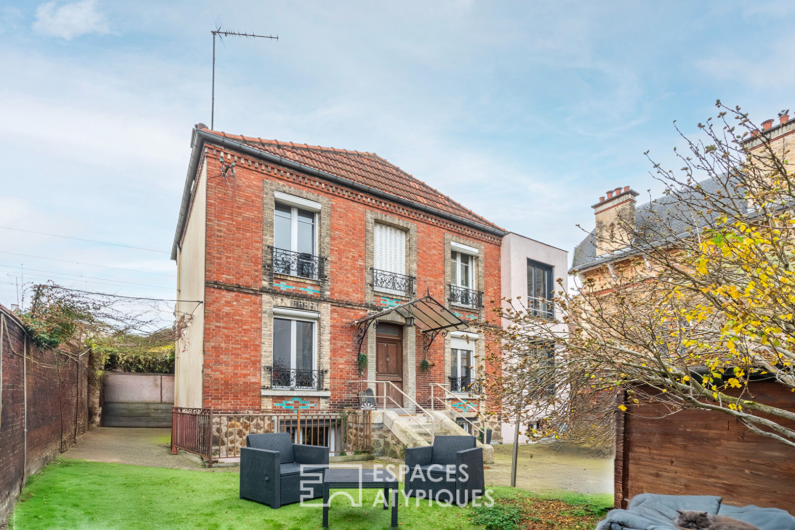 Maison bourgeoise avec extension et jardin