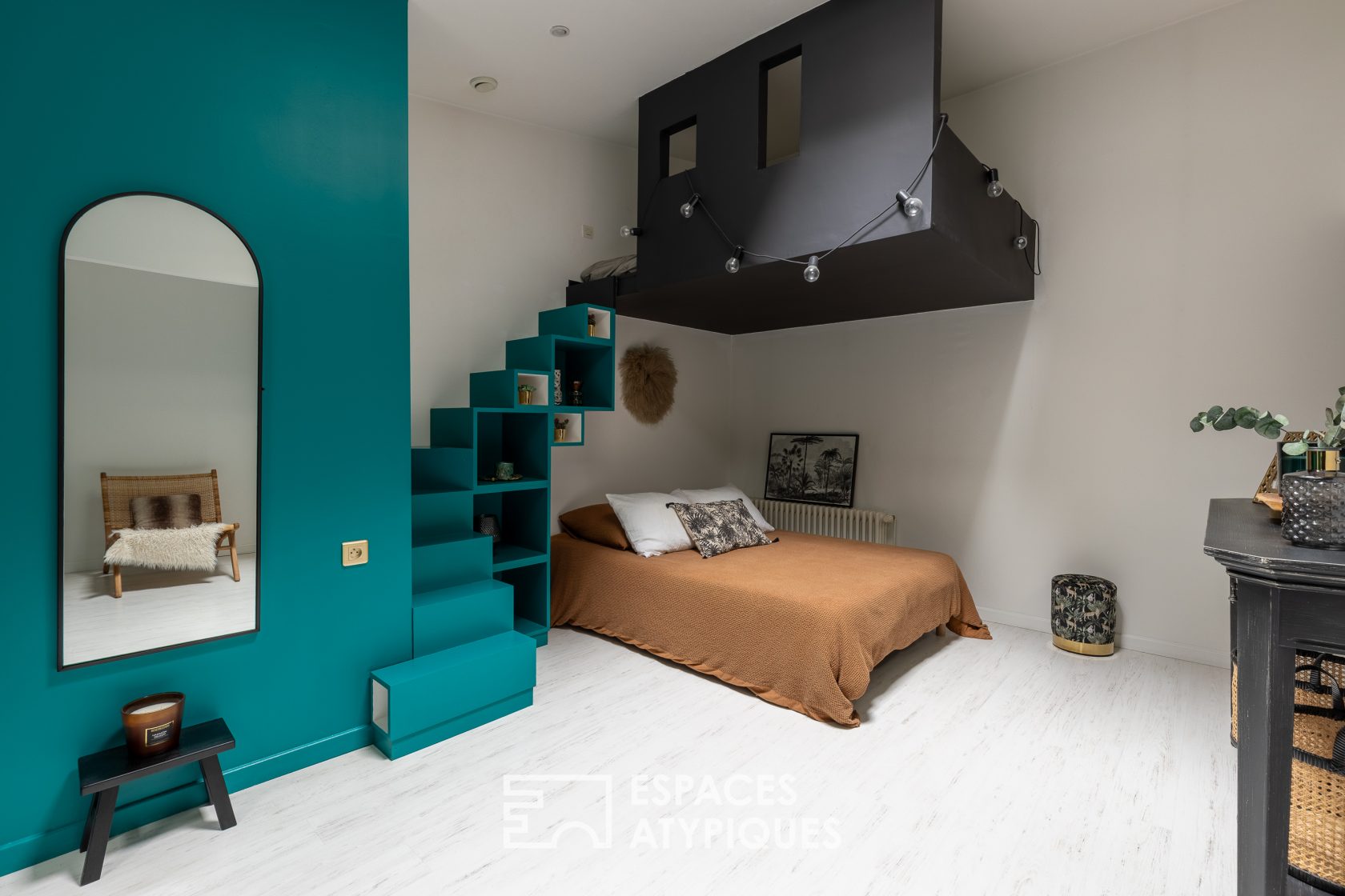 Characterful flat just a stone’s throw from the ramparts