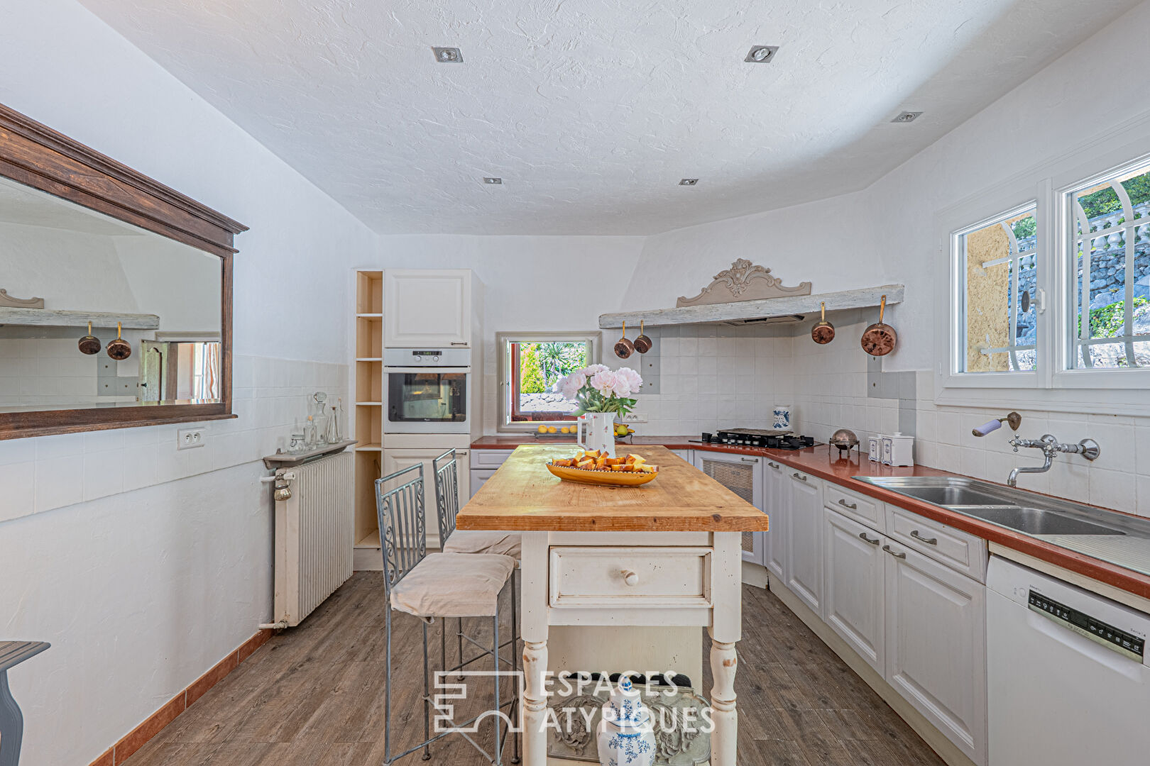 Maison d&rsquo;architecte pleine de charme – LE ROURET