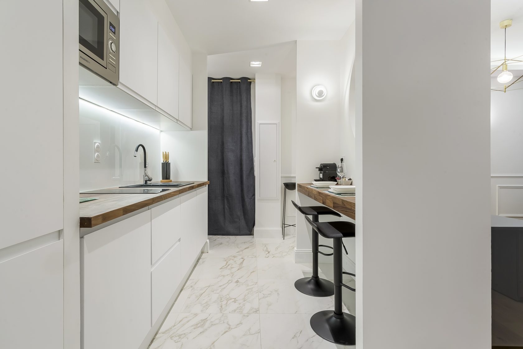 Grand studio meublé sur les quais du Rhône