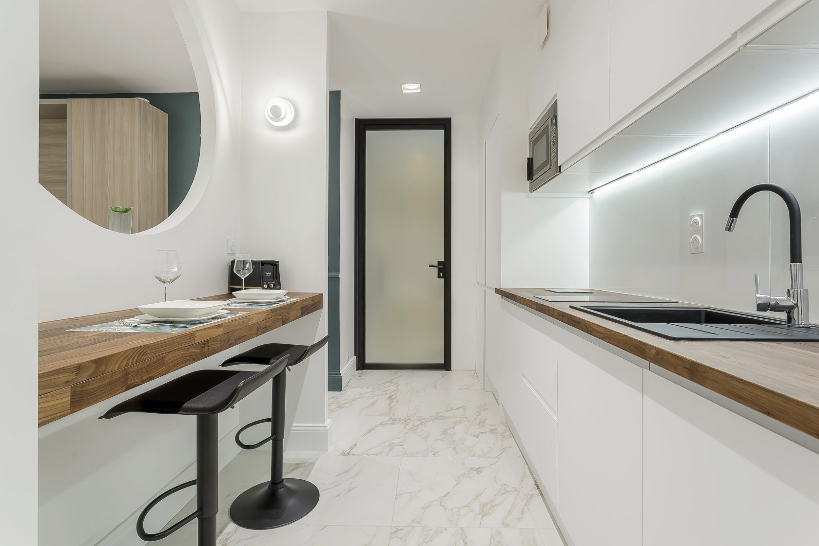 Grand studio meublé sur les quais du Rhône