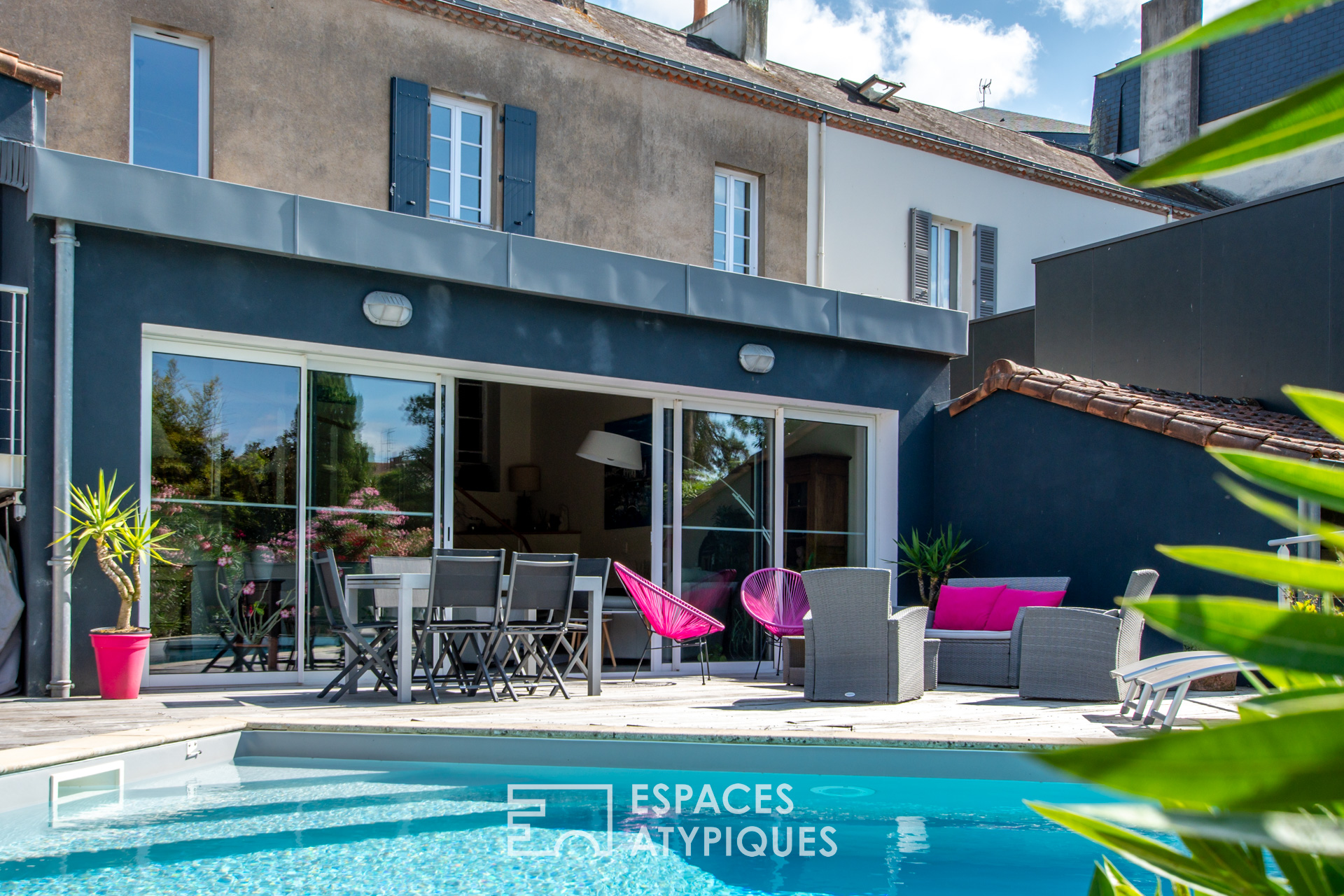 Private mansion with swimming pool