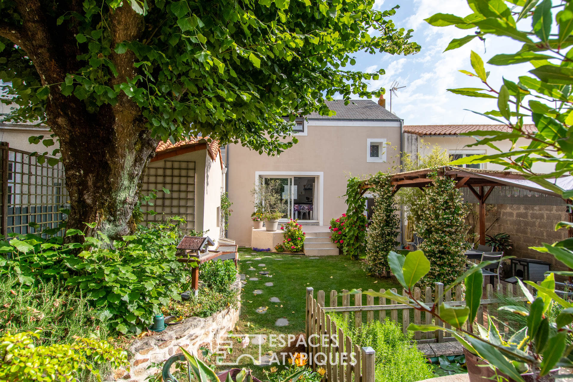 House complex with gardens and garages in the city center – Les Sables-d’Olonne