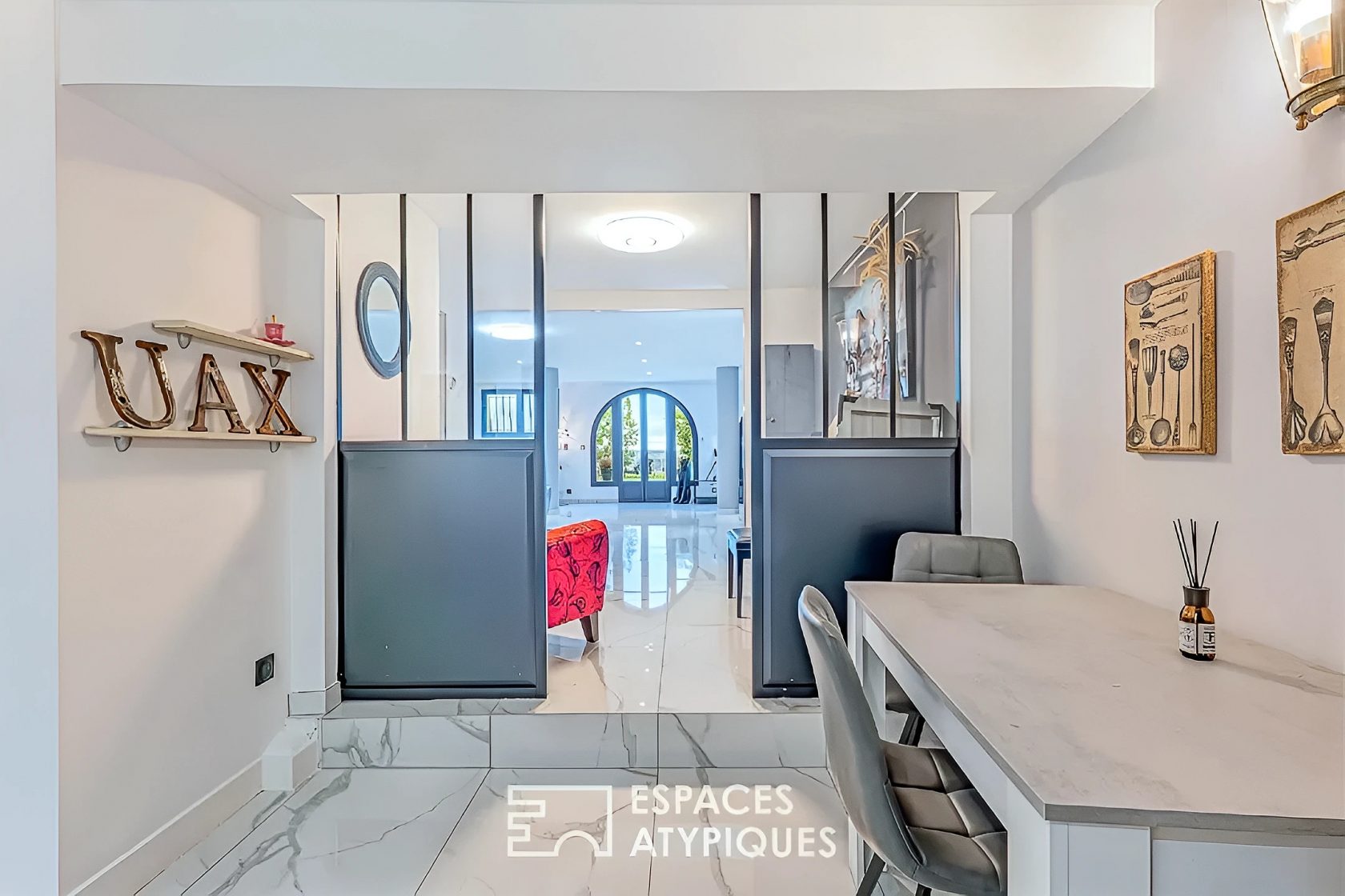 Fabron – Bien d&rsquo;exception en rez-de-jardin avec vue panoramique mer