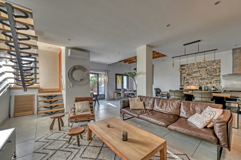 Charming duplex house by the canal